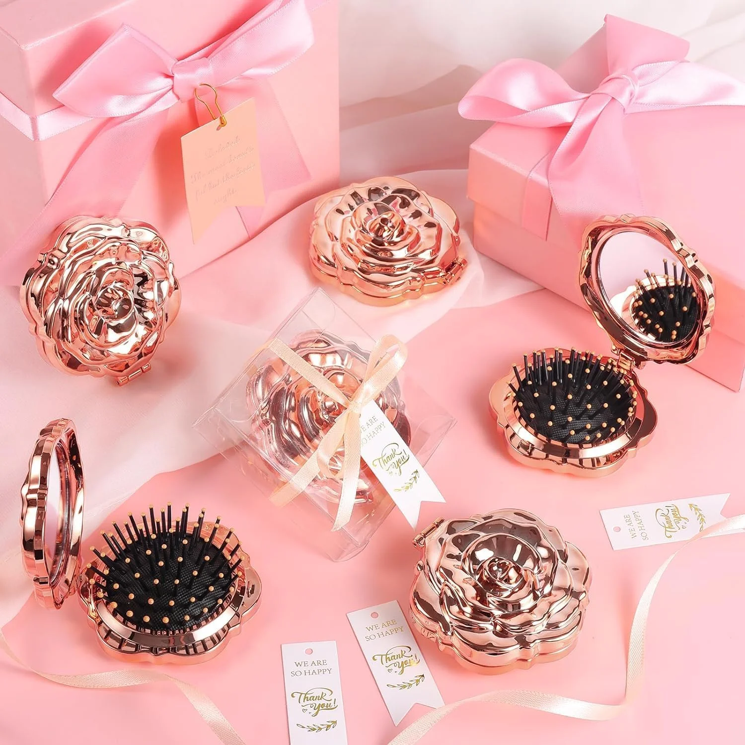 ست 12 تایی آینه جیبی رُز به همراه برس، مناسب گیفت مهمانی، عروسی، جشن پانزده سالگی (Quinceanera) و هدیه یادبود جشن عروس، شامل آینه جیبی رُز، برس، تگ تشکر و جعبه های شفاف به همراه روبان