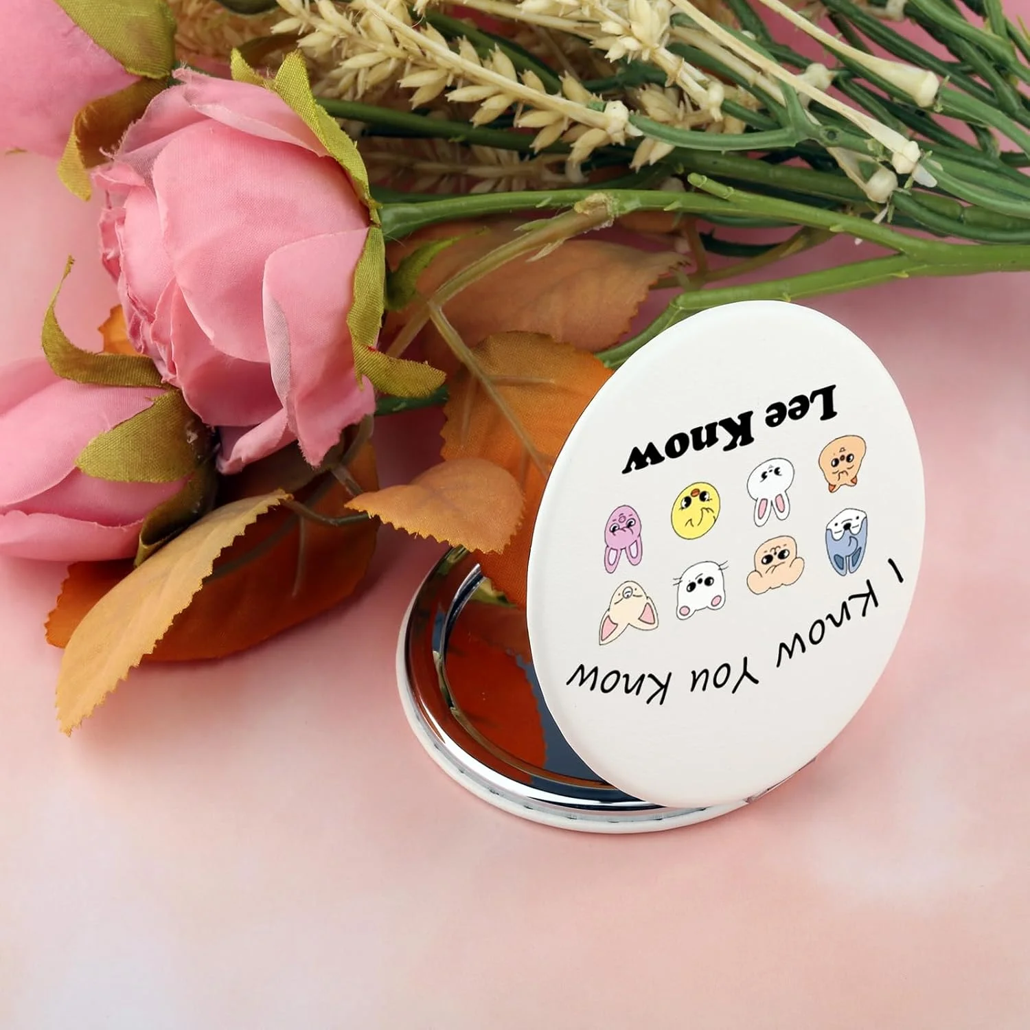 آینه جیبی گروه پسرانه کی پاپ BEKECH Stray، طرح I Know You Lee Know، هدیه ای برای طرفداران کی-دراما، آینه آرایشی جمع و جور، 7*0.9 سانتی متر