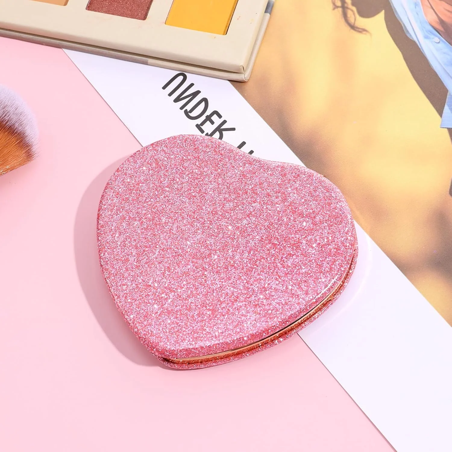 آینه جیبی قلبی شکل، دو طرفه با بزرگنمایی 1X/2X، آینه آرایشی کوچک اکلیلی، آینه آرایشی مسافرتی قابل حمل برای کیف دستی، آینه جیبی زیبا برای زنان، هدیه برای روز ولنتاین