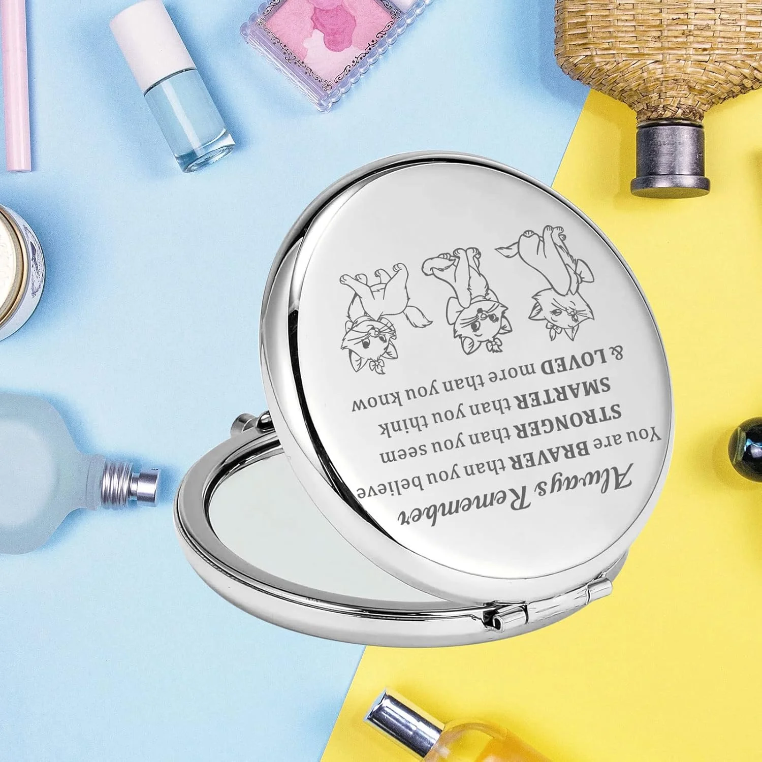 آینه جیبی گربه KEYCHIN، هدیه ای برای طرفداران فیلم گربه. تو شجاع تر، قوی تر و باهوش تر از آن چیزی هستی که فکر می کنی. آینه آرایشی جمع و جور گربه برای زنان، دختران و نوجوانان (Marie Always-S)