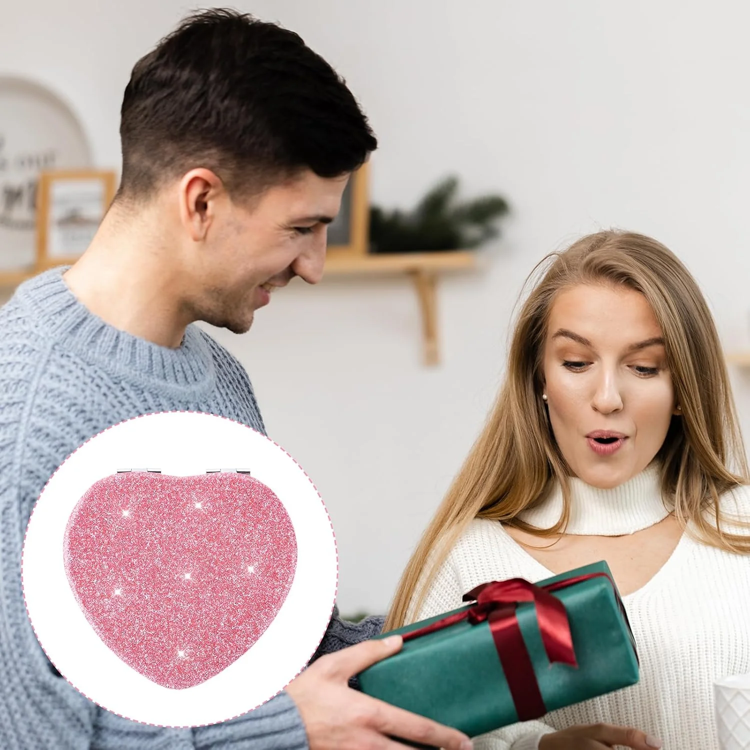 آینه جیبی تاشو قلبی شکل Mabor، آینه دو طرفه قابل حمل با بزرگنمایی 1x/2x، آینه کوچک و فانتزی برای کیف دستی، کیف پول، منزل و محل کار (صورتی)