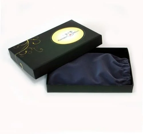 آینه جیبی دوطرفه با طرح گل ماگنولیا سفید صدفی، مناسب آرایش و زیبایی