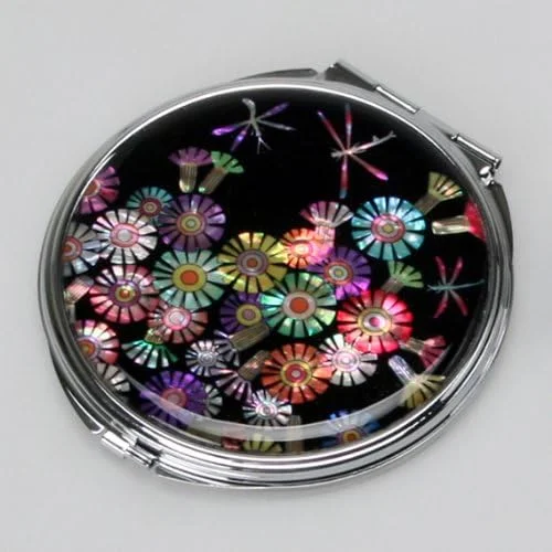 آینه آرایشی دو طرفه تاشو صدفی طرح سنجاقک و گل وحشی، مناسب کیف دستی آینه آرایشی دو طرفه تاشو صدفی طرح سنجاقک و گل وحشی، مناسب کیف دستی