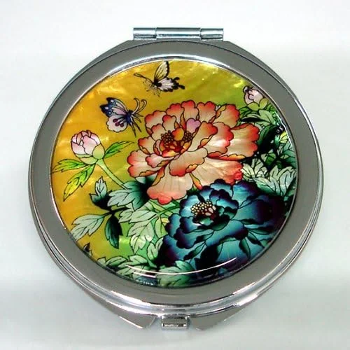 آینه آرایشی دستی طرح برگ سبز با صدف مروارید