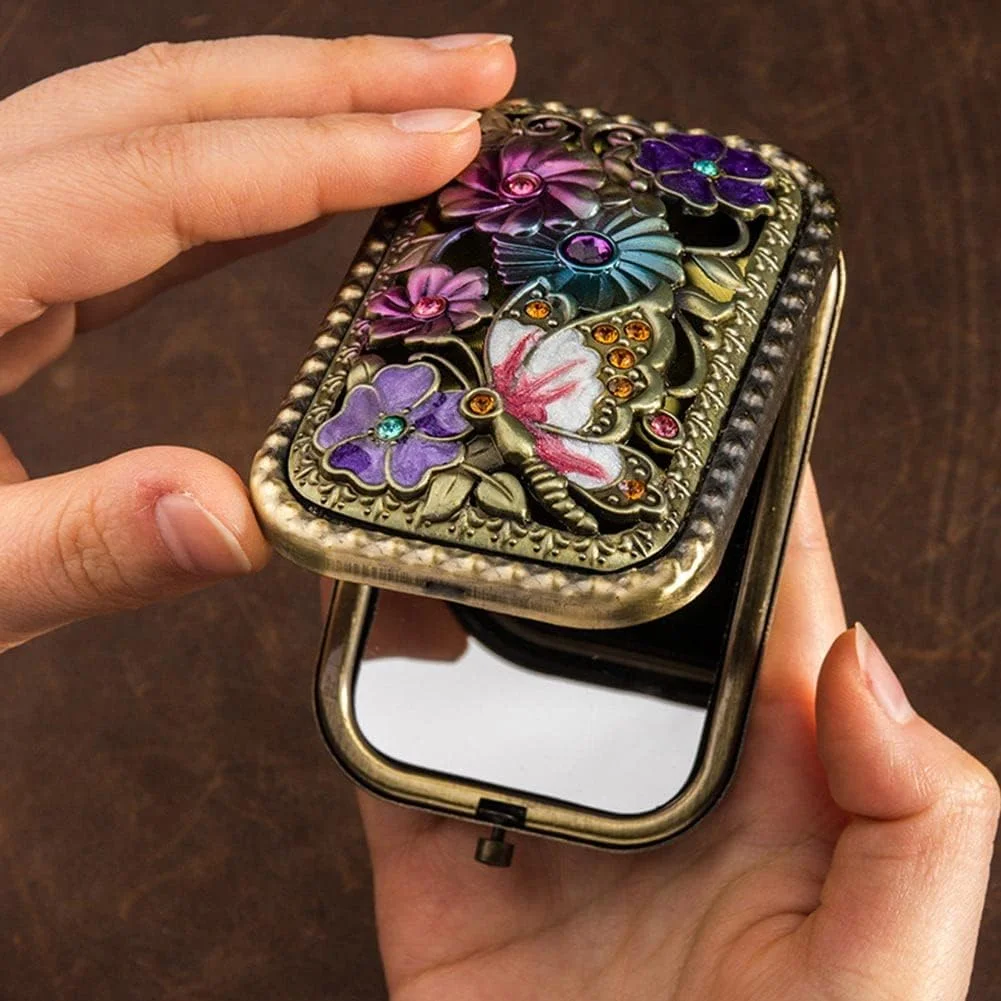 آینه جیبی کوچک، آینه دستی طرح قدیمی، آینه گلدار، آینه آرایشی دو طرفه قابل حمل، آینه تاشو طرح عتیقه، برای زنان، دختران، لوازم آرایشی، مدل مو، هدیه تولد، مهمانی (B) آینه جیبی کوچک، آینه دستی طرح قدیمی، آینه گلدار، آینه آرایشی دو طرفه قابل حمل، آینه تاشو طرح عتیقه، برای زنان، دختران، لوازم آرایشی، مدل مو، هدیه تولد، مهمانی (B)