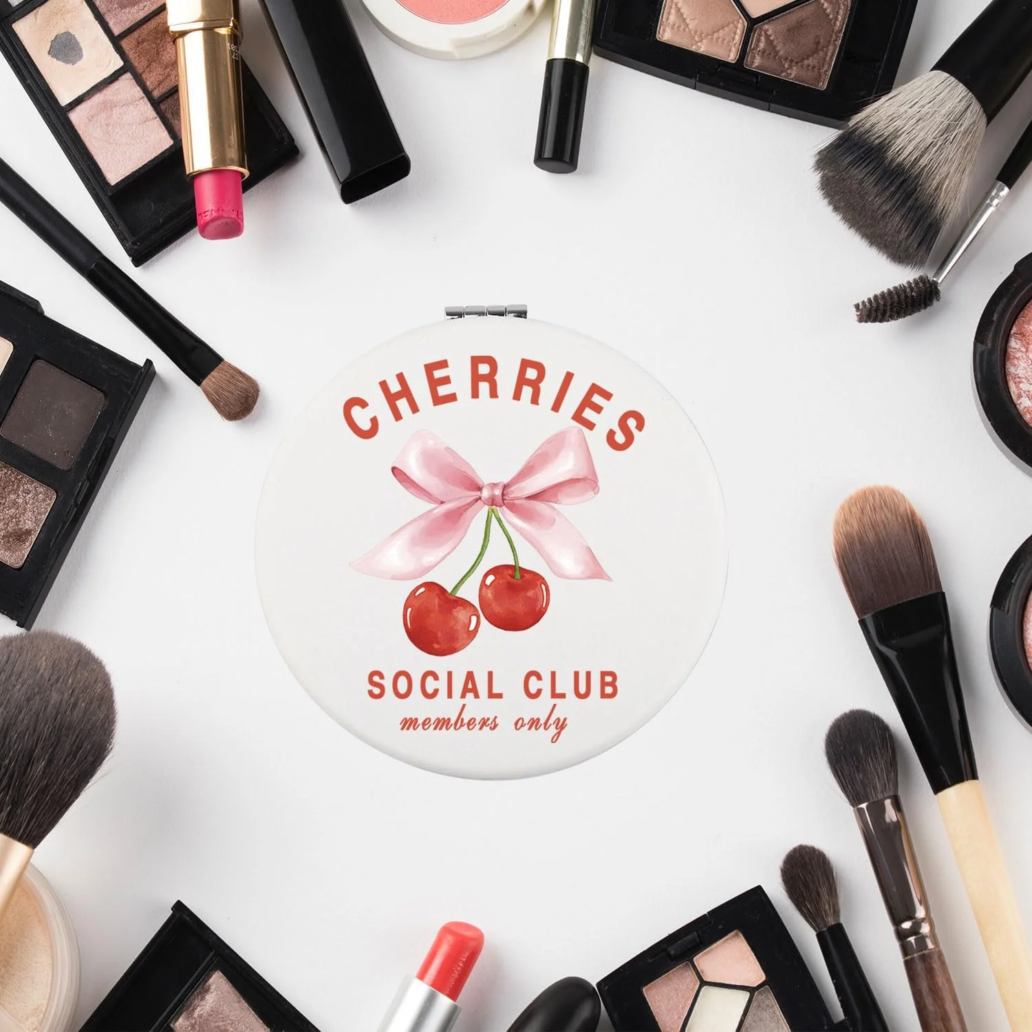 آینه جیبی جمع و جور گیلاسی کوکت، هدیه دخترانه، هدیه دوران سافت گرل، هدیه پاپیون صورتی، هدیه روبان، آینه جیبی مخصوص اعضای باشگاه گیلاس (CherriesMirror)