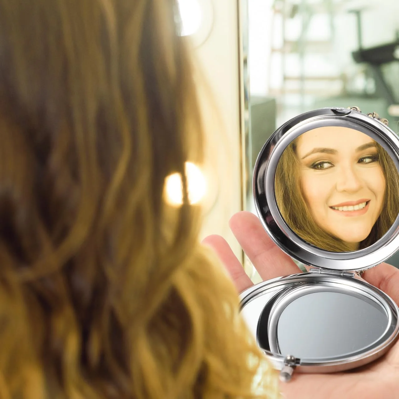 کیف پول مسافرتی LALAFINA، آینه جیبی نگین دار، آینه دو طرفه کیف دستی، آینه جمع و جور براق، آینه دستی گرد آرایشی برای زنان و دختران، آینه مسافرتی