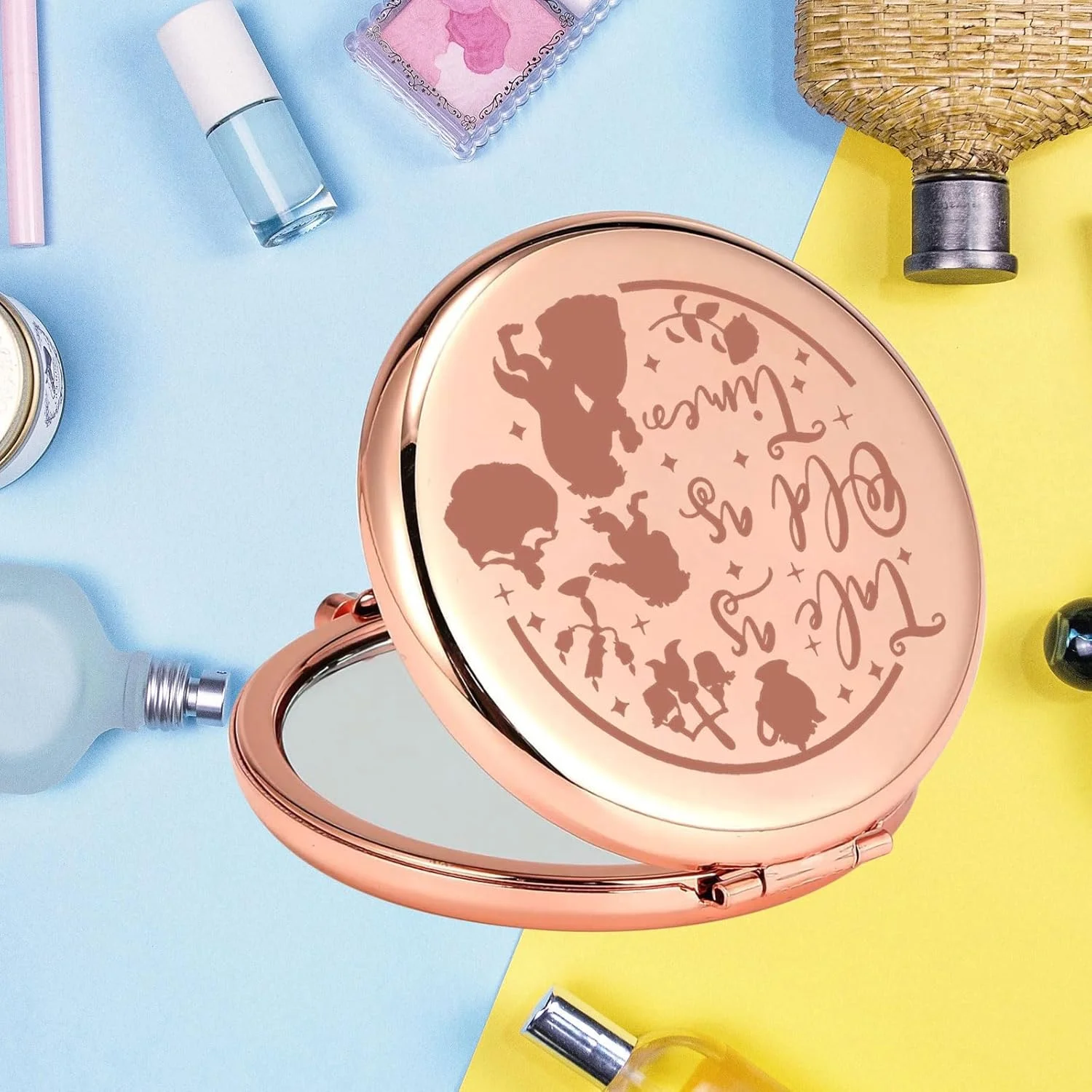 آینه جیبی پرنسس بل KEYCHIN، هدیه ای با طرح رز و زیبایی پرنسس، داستانی به قدمت زمان، آینه آرایشی جمع و جور بل، مرچ فیلم دیو و دلبر (طرح Tale As Old-RG) آینه جیبی پرنسس بل KEYCHIN، هدیه ای با طرح رز و زیبایی پرنسس، داستانی به قدمت زمان، آینه آرایشی جمع و جور بل، مرچ فیلم دیو و دلبر (طرح Tale As Old-RG)