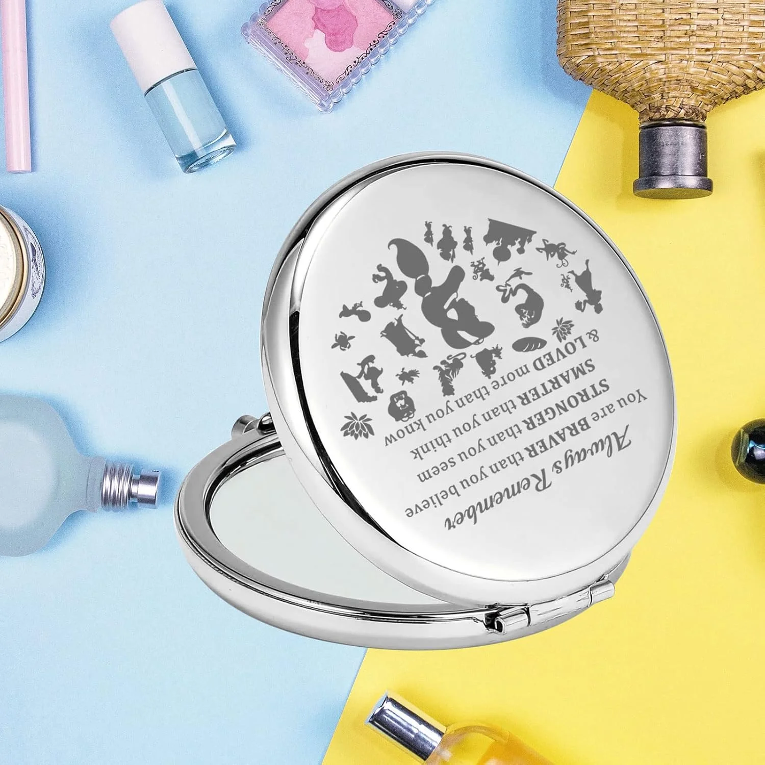 آینه جیبی پرنسس یاسمین KEYCHIN، هدیه ای برای طرفداران یاسمین و علاءالدین - تو شجاع تر، قوی تر و باهوش تر از آن چیزی هستی که فکر می کنی - آینه جمع و جور برای زنان، دختران و نوجوانان (آینه پرنسس یاسمین-S) آینه جیبی پرنسس یاسمین KEYCHIN، هدیه ای برای طرفداران یاسمین و علاءالدین - تو شجاع تر، قوی تر و باهوش تر از آن چیزی هستی که فکر می کنی - آینه جمع و جور برای زنان، دختران و نوجوانان (آینه پرنسس یاسمین-S)