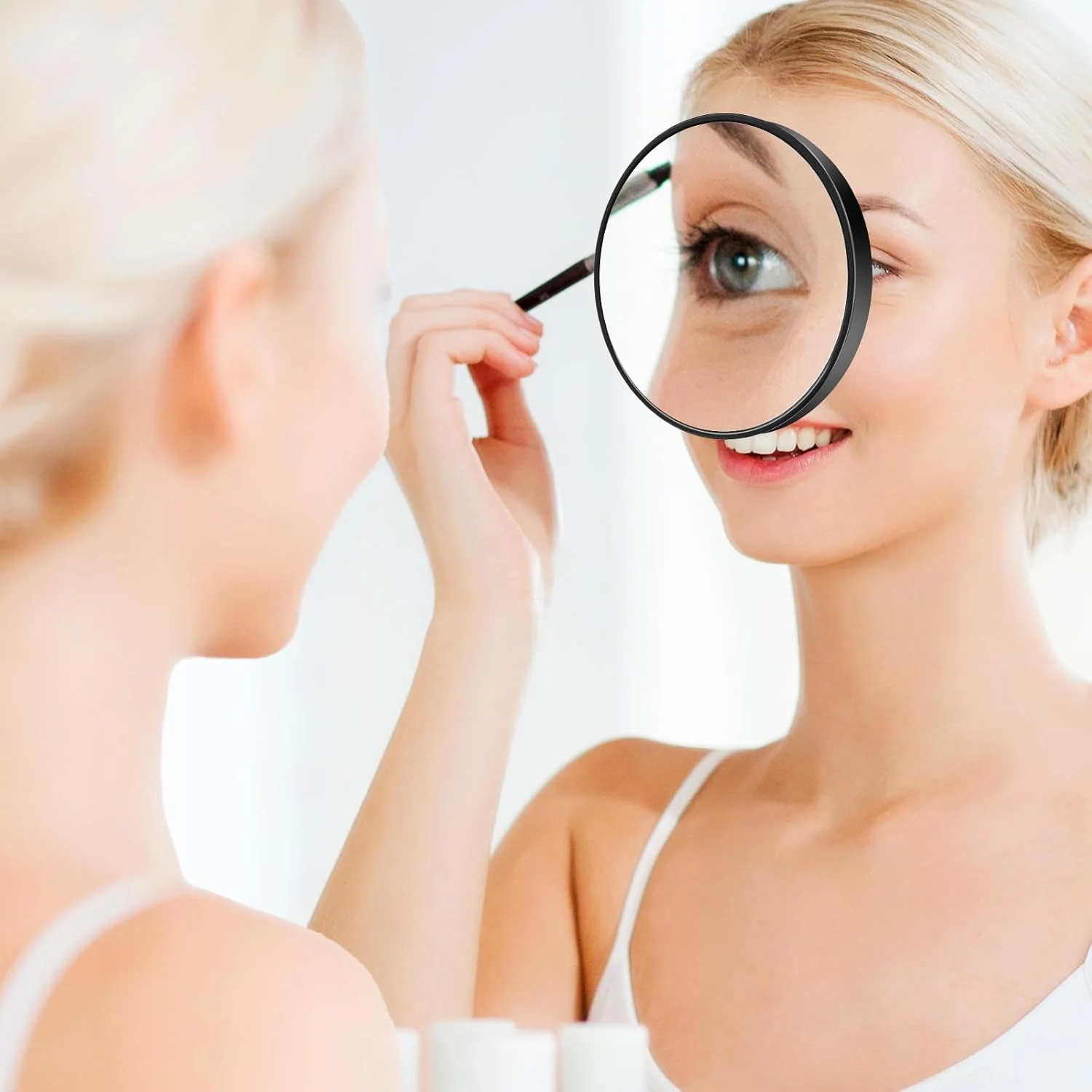 کیت آینه بزرگنمایی 20X مشکی Kifmurase و موچین ابرو، آینه آرایشی گرد فشرده 3.78 اینچی با 2 مکنده، آینه آرایشی مسافرتی کوچک برای آرایش زنان و دختران