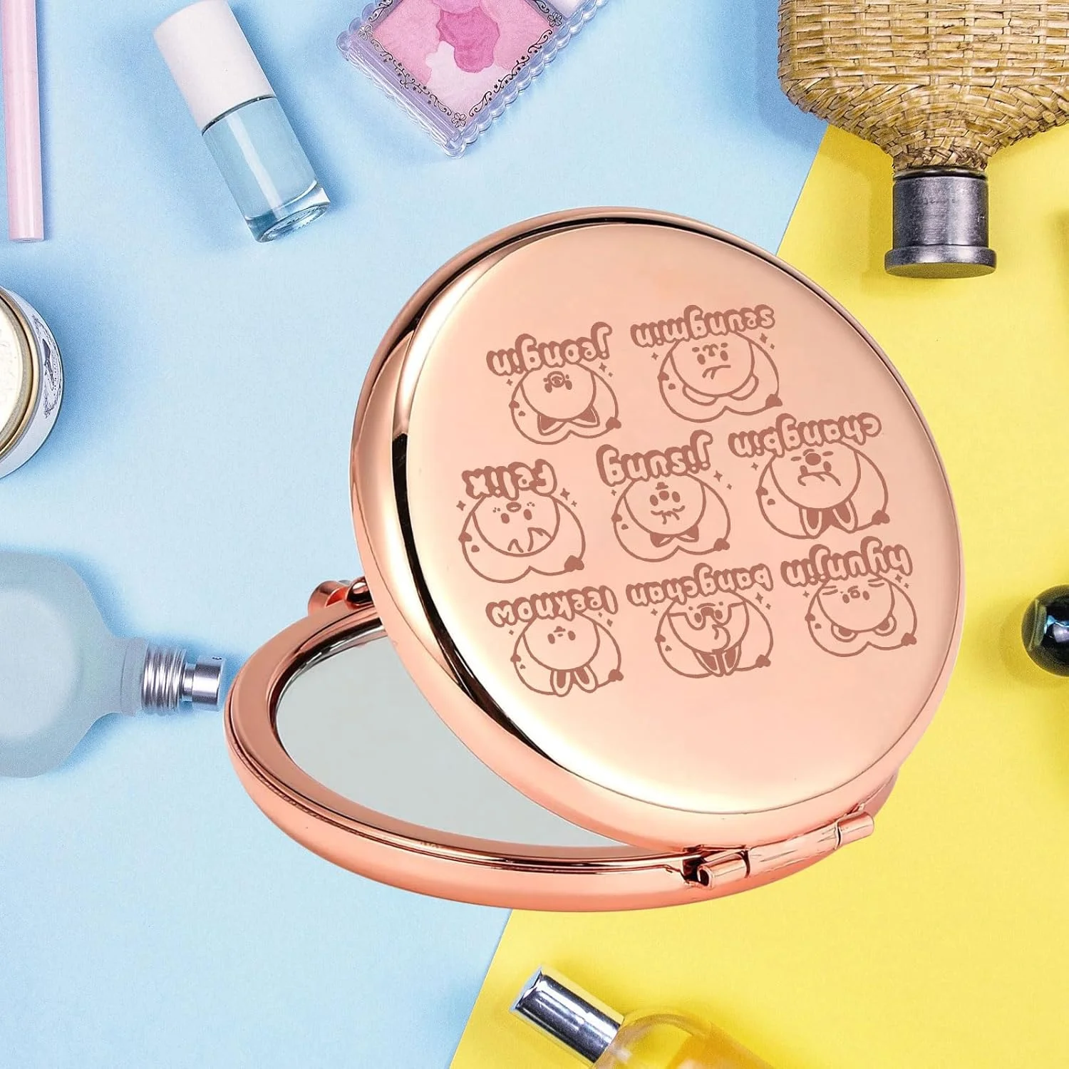 آینه جیبی کی-پاپ KEYCHIN، هدیه ای برای طرفداران گروه های کره ای، آینه آرایشی جمع و جور اعضای گروه کی-پاپ (هیونجین کی-پاپ) آینه جیبی کی-پاپ KEYCHIN، هدیه ای برای طرفداران گروه های کره ای، آینه آرایشی جمع و جور اعضای گروه کی-پاپ (هیونجین کی-پاپ)