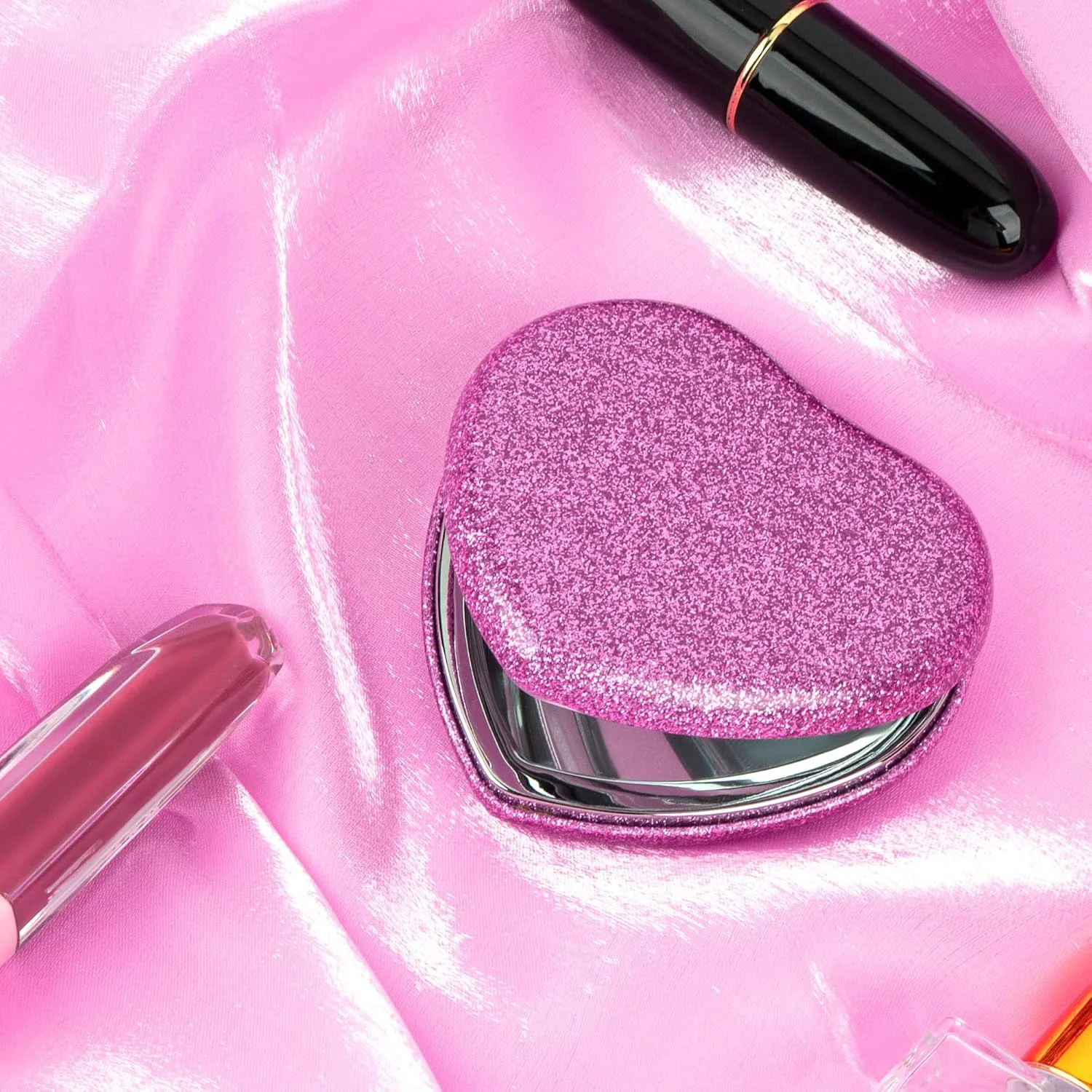 آینه تاشو جمع و جور Biiange، آینه آرایشی کوچک، آینه قلبی شکل مسافرتی قابل حمل برای زنان، آینه آرایش جمع و جور برای کیف (بنفش براق)