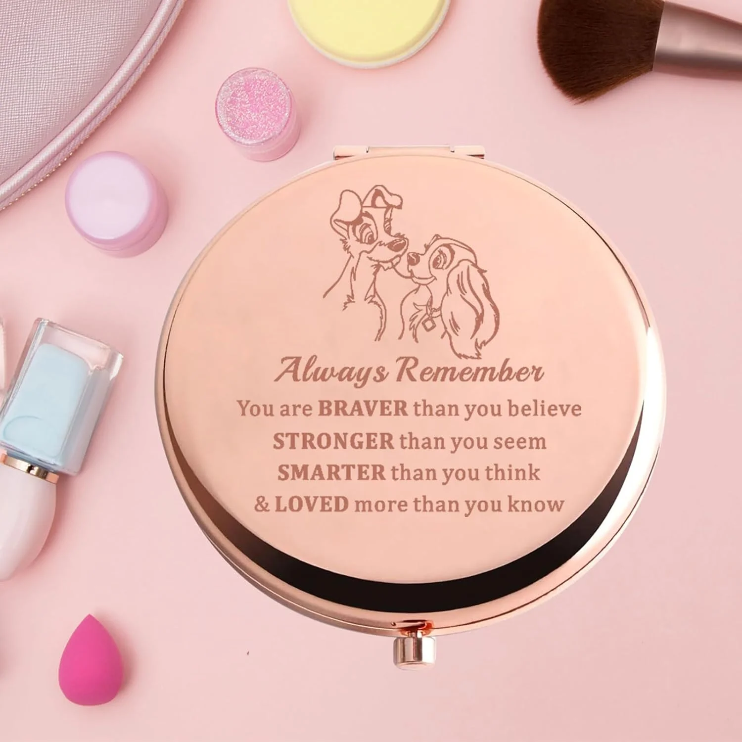 آینه جیبی سگی زنانه KEYCHIN، هدیه ای برای طرفداران سگ ولگرد. تو شجاع تر، قوی تر و باهوش تر از آن چیزی هستی که فکر می کنی. آینه جمع و جور زوج سگ ولگرد (سگ زنانه-RG)