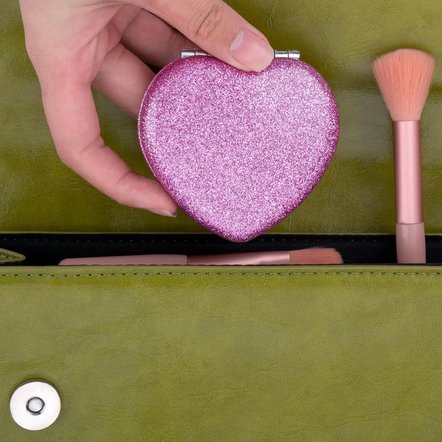 آینه تاشو جمع و جور Biiange، آینه آرایشی کوچک، آینه قلبی شکل مسافرتی قابل حمل برای زنان، آینه آرایش جمع و جور برای کیف (بنفش براق)