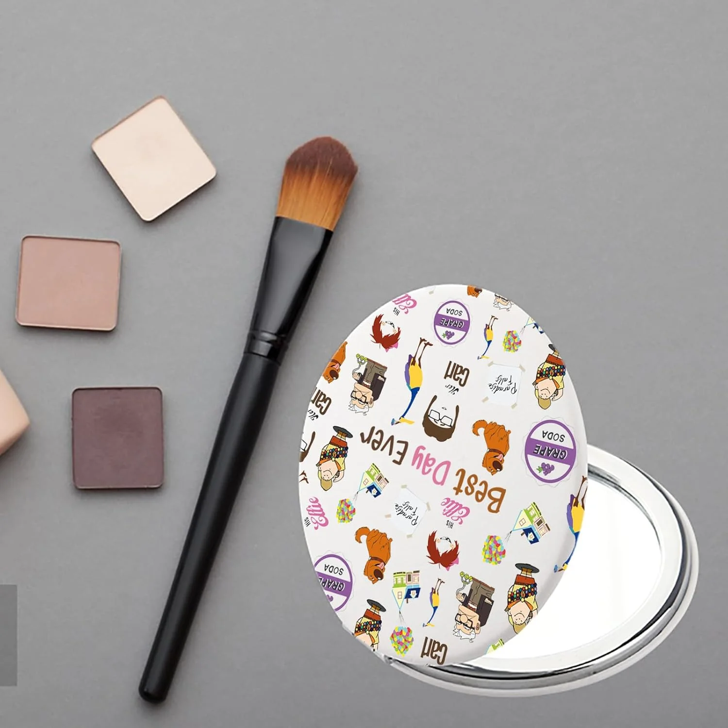 آینه جیبی الهام گرفته از فیلم بالا (Up) FAADBUK، هدیه ای برای دوستداران فیلم بالا (Up)، هدیه ای برای طرفداران کارل و الی، کالای فیلم بالا (Up) برای او (آینه U-P)