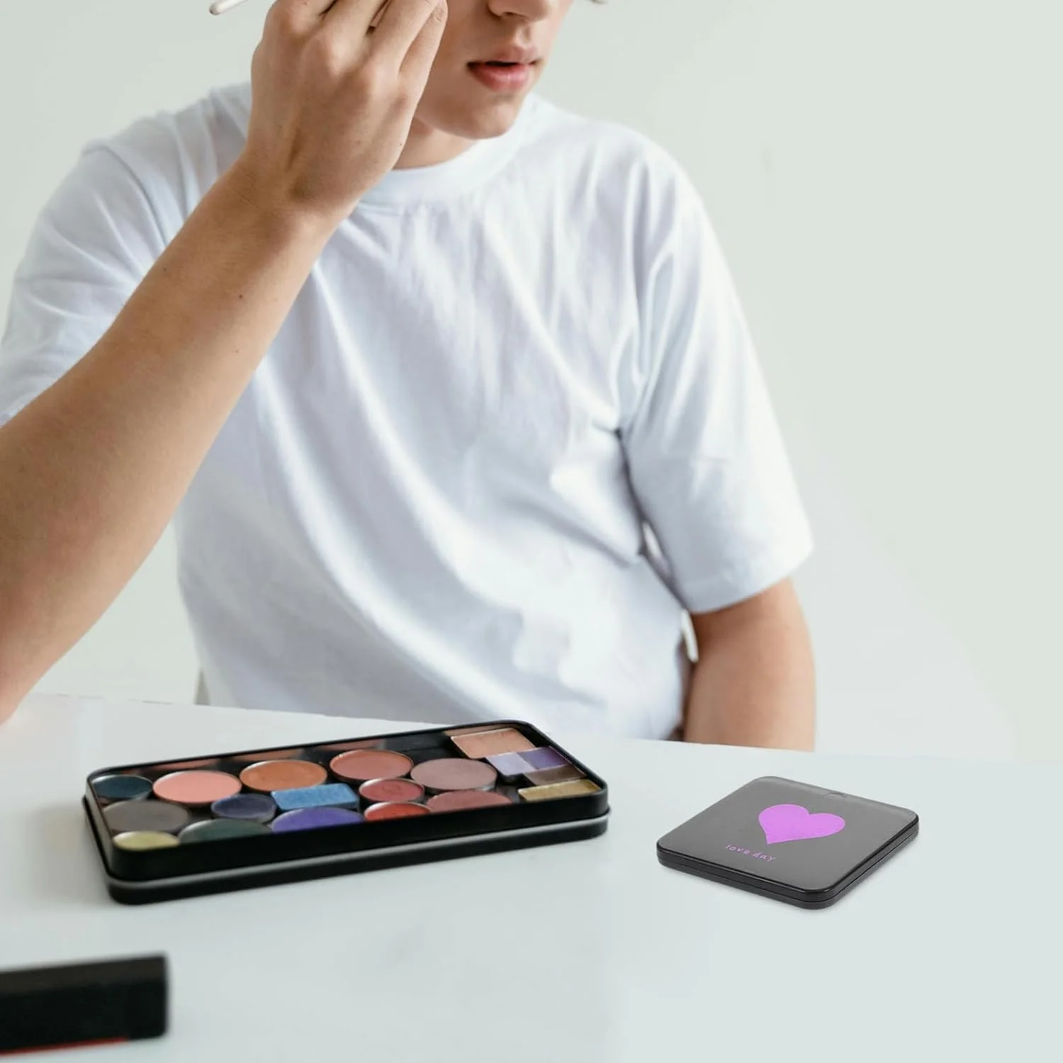 آینه آرایشی تاشو دو طرفه FRCOLOR، 2 عدد، کوچک و قابل حمل، مناسب سفر، اداره و استفاده در فضای باز