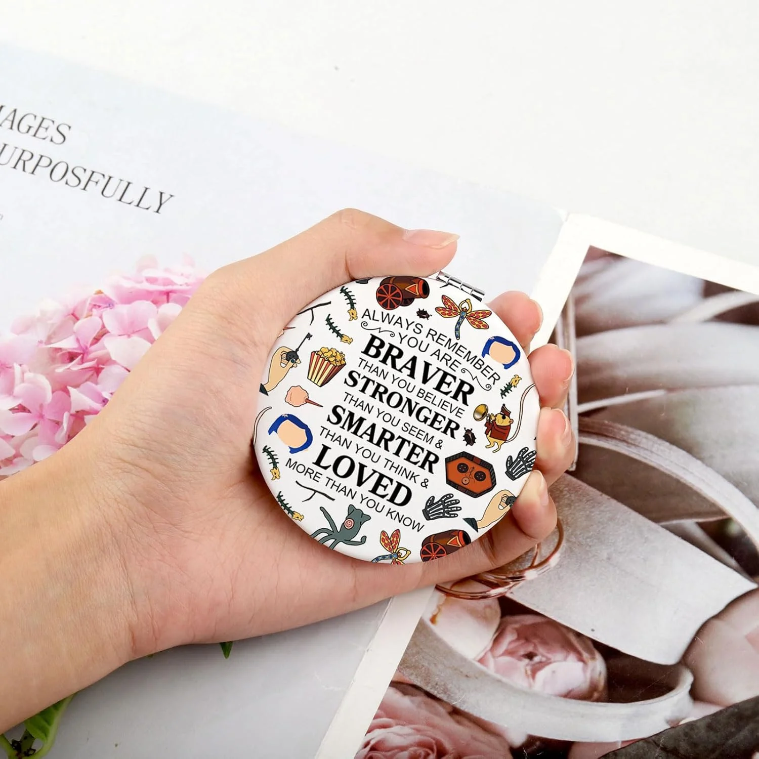 آینه آرایشی فیلم کارتونی ترسناک MYSOMY، هدیه ای برای دوستداران فیلم های هیجان انگیز در مخفی، فیلم فانتزی، هدیه ای برای دوستداران فیلم، کالاهای مادر شبح (آینه مادر شبح - T) آینه آرایشی فیلم کارتونی ترسناک MYSOMY، هدیه ای برای دوستداران فیلم های هیجان انگیز در مخفی، فیلم فانتزی، هدیه ای برای دوستداران فیلم، کالاهای مادر شبح (آینه مادر شبح - T)