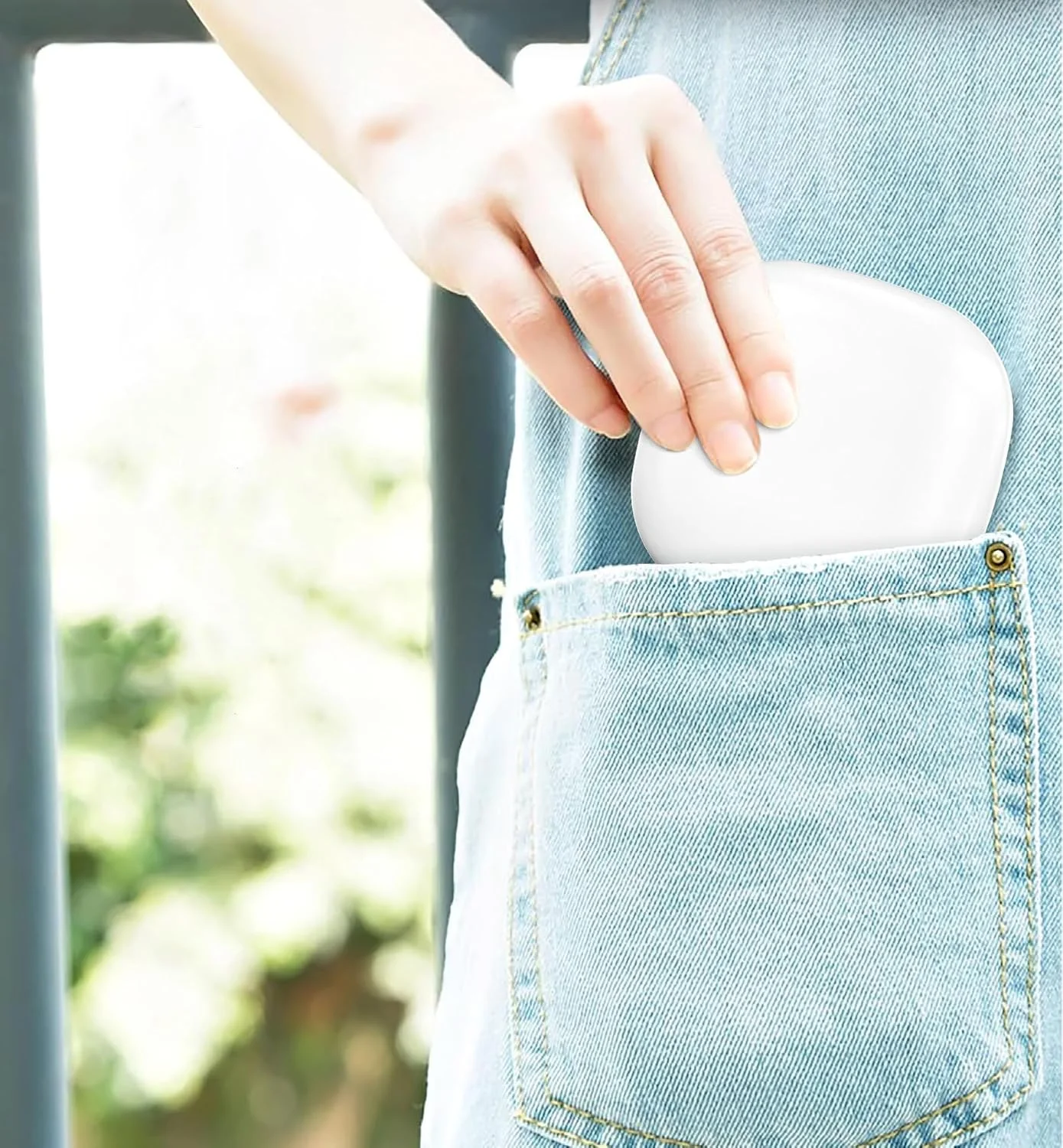 آینه آرایشی مسافرتی Meichoon، آینه دستی جیبی قابل حمل، آینه فشرده LED با بزرگنمایی 1X/5X دو طرفه، 3 رنگ قابل تنظیم، USB قابل شارژ UK16 مشکی