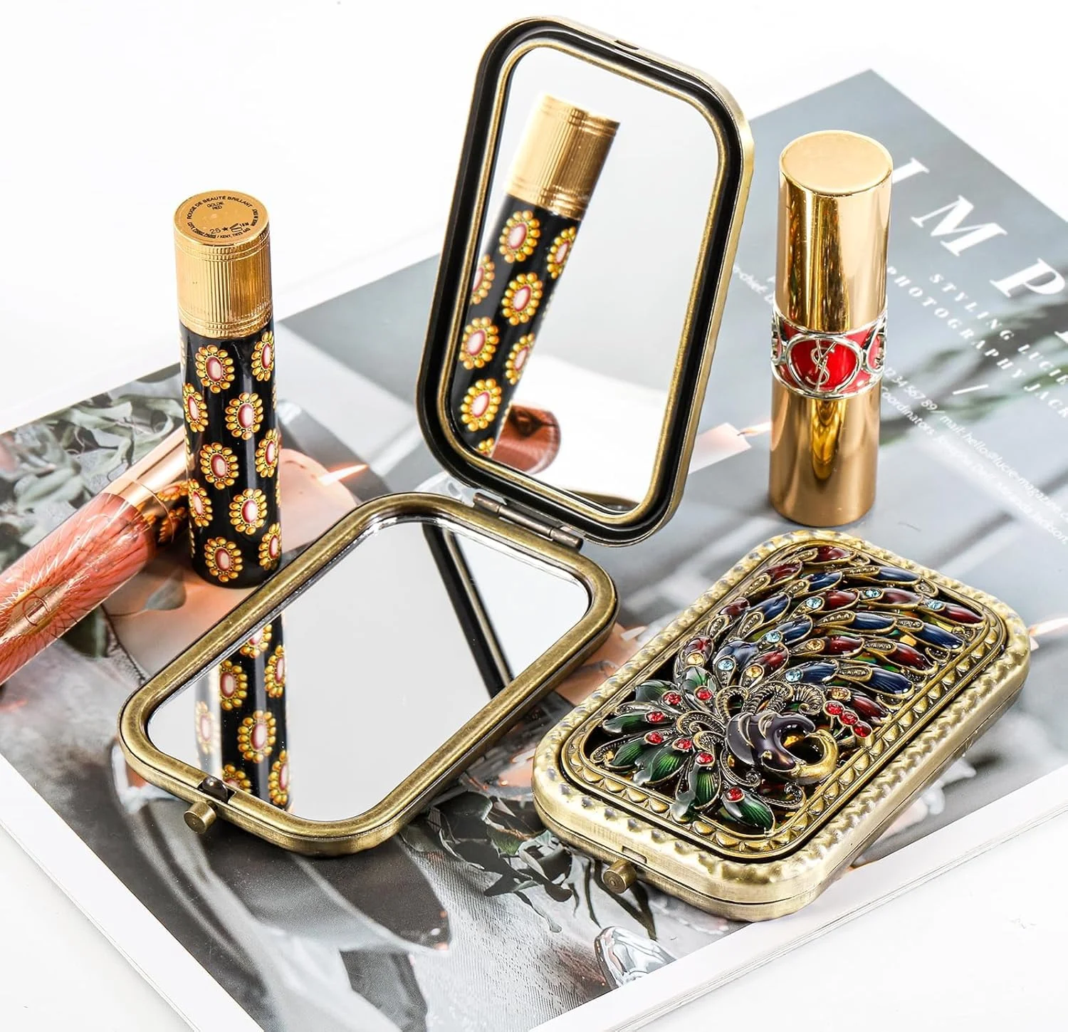 آینه آرایشی تاشو طرح وینتیج MAKINGTEC، 2 عددی، آینه جیبی لوازم آرایشی قابل حمل، آینه رومیزی دو طرفه طرح طاووس و پروانه، آینه مسافرتی کوچک فلزی تاشو برای دختران و زنان
