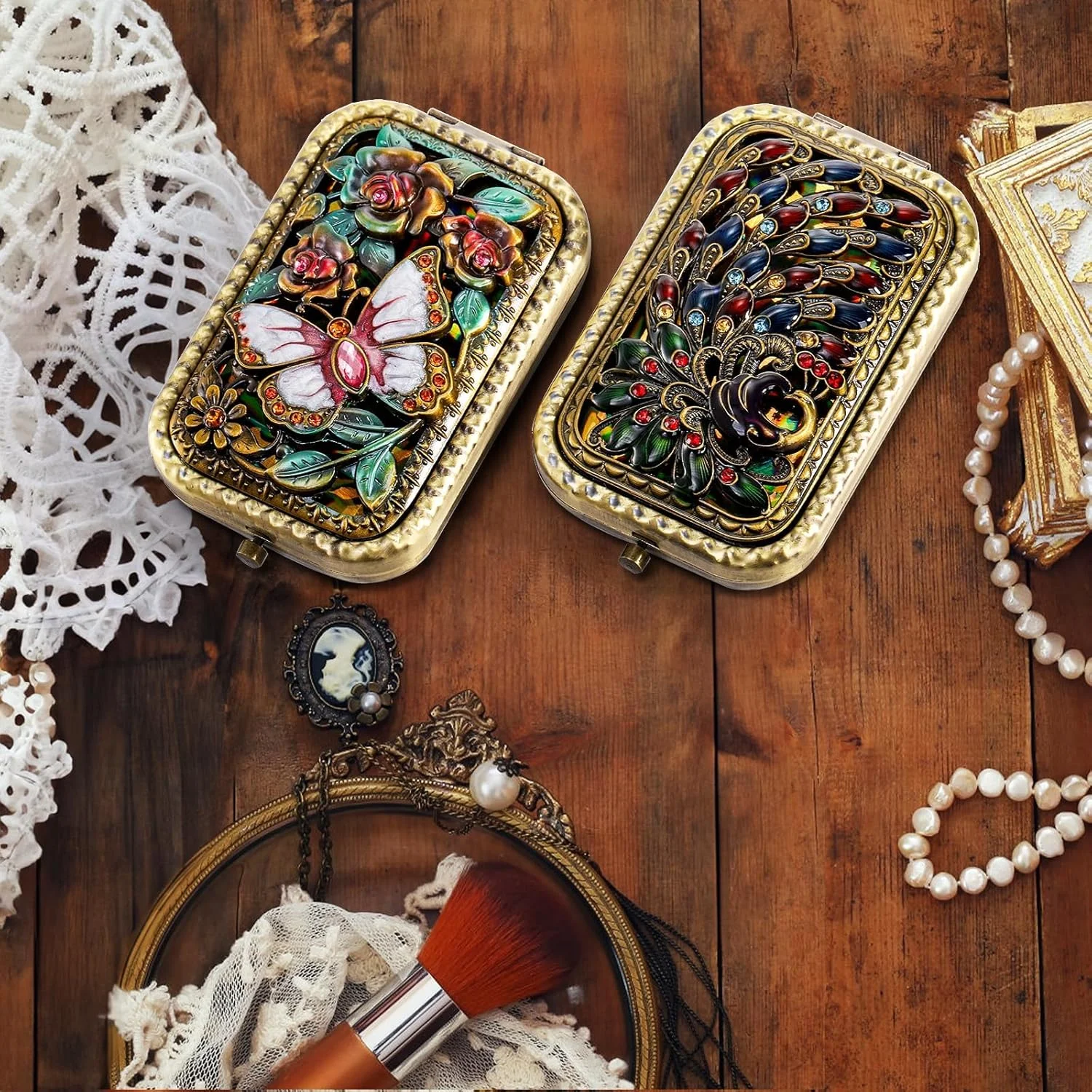 آینه آرایشی تاشو طرح وینتیج MAKINGTEC، 2 عددی، آینه جیبی لوازم آرایشی قابل حمل، آینه رومیزی دو طرفه طرح طاووس و پروانه، آینه مسافرتی کوچک فلزی تاشو برای دختران و زنان