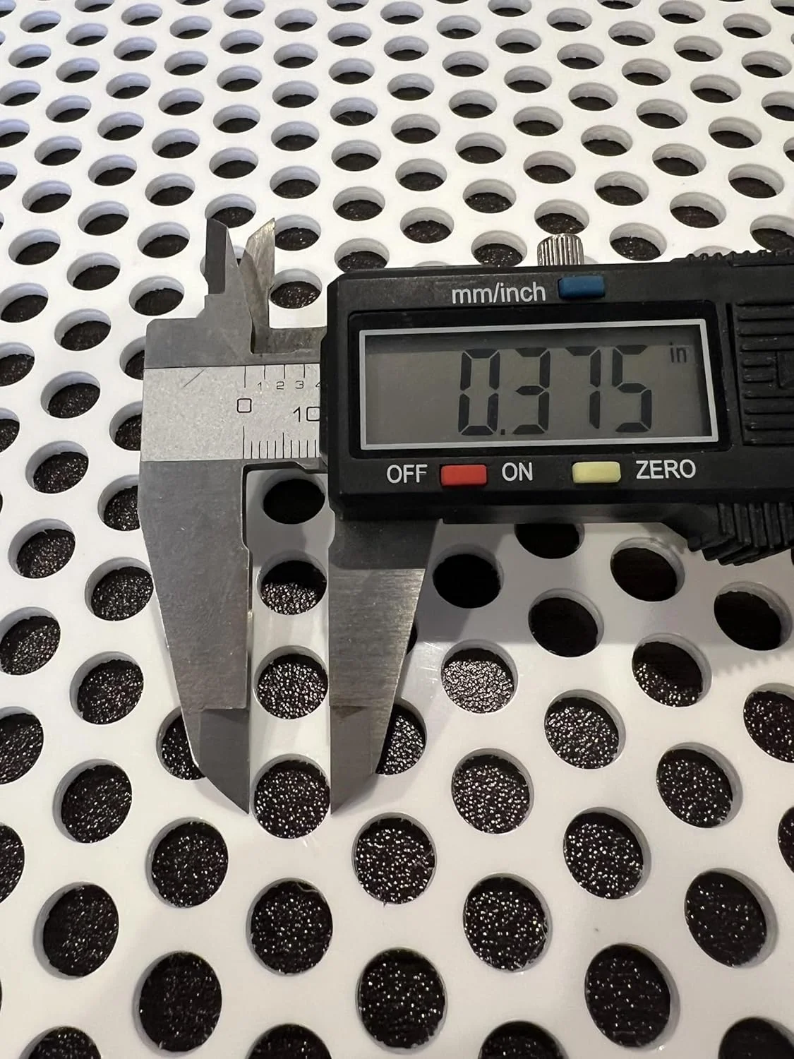 1800ceiling بسته 3 عددی - تایل پلاستیکی سوراخ دار سفید 2'x2' با سوراخ های 3/8 اینچی