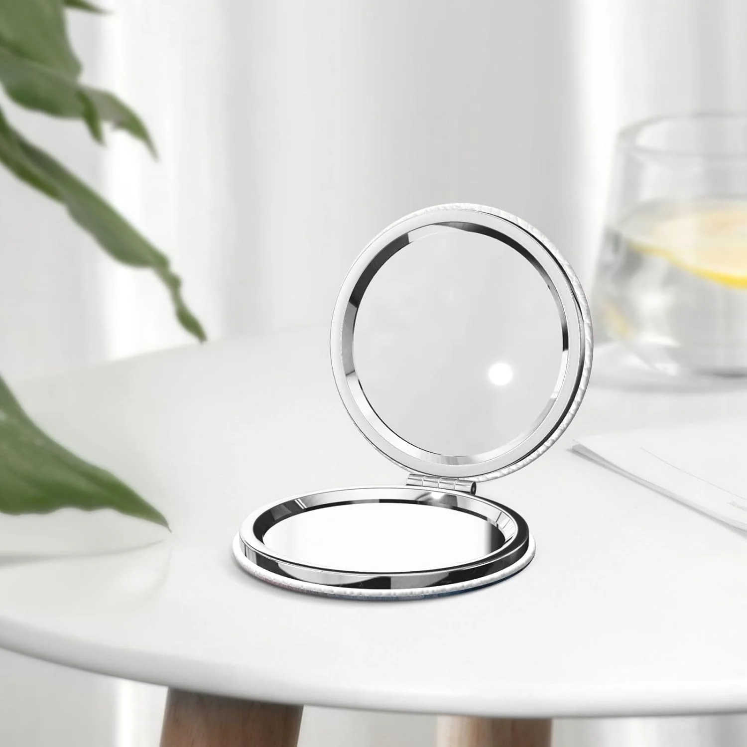 آینه جیبی تاشو Keluki با طرح انتزاعی پاستیلی، آبی تیره، سرخ و طلایی، چرمی PU گرد، قابل حمل، کوچک، دو طرفه و بزرگنمایی کننده، 2.6 اینچ آینه جیبی تاشو Keluki با طرح انتزاعی پاستیلی، آبی تیره، سرخ و طلایی، چرمی PU گرد، قابل حمل، کوچک، دو طرفه و بزرگنمایی کننده، 2.6 اینچ