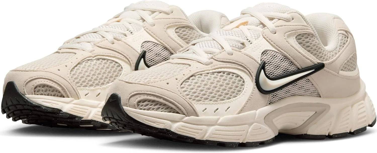 کفش های بند دار زنانه نایک V5 Runner جیر کفش های بند دار زنانه نایک V5 Runner جیر