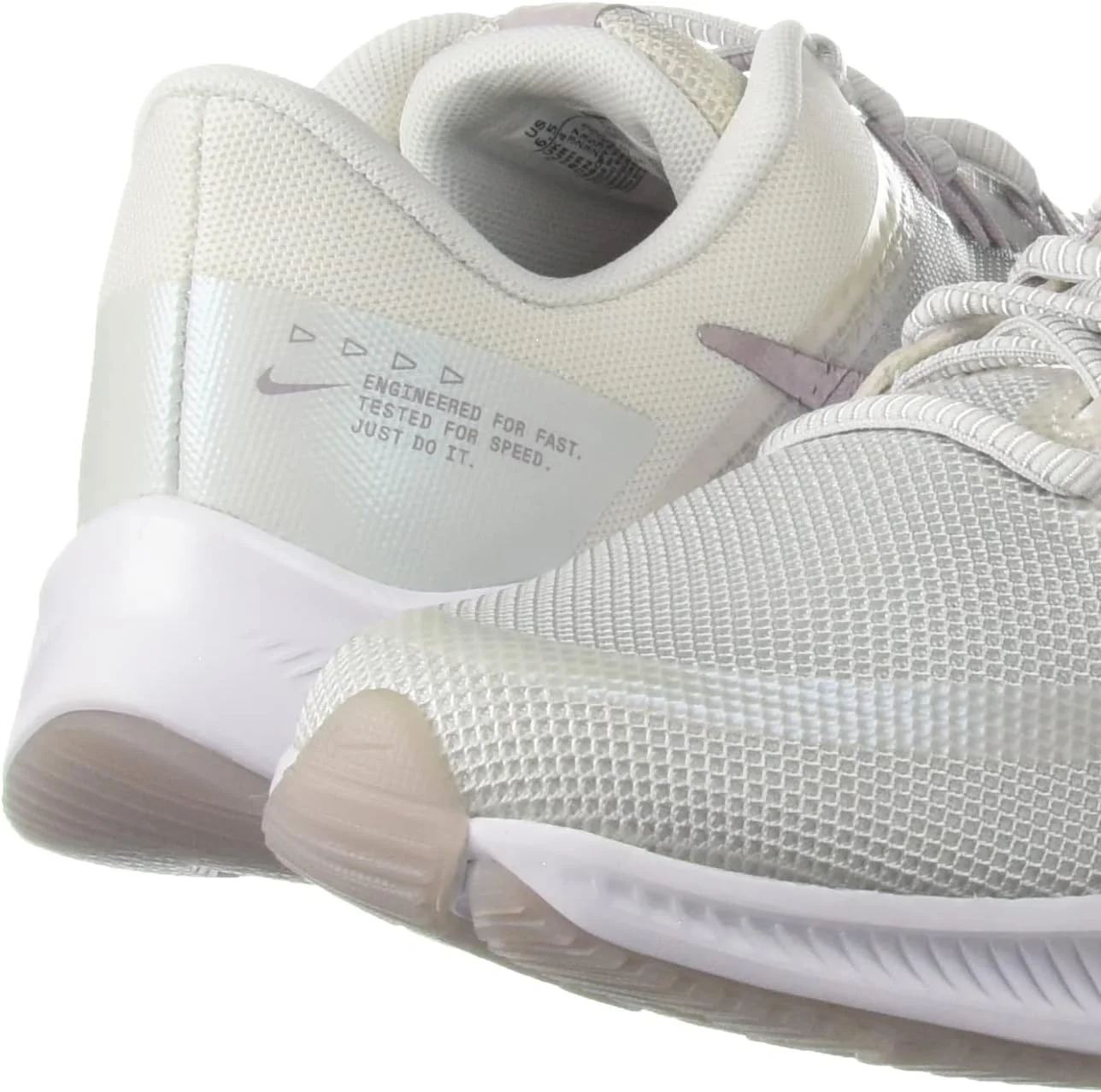 Nike Nike Quest 4 Premium womens sneaker Nike Nike Quest 4 Premium womens sneaker