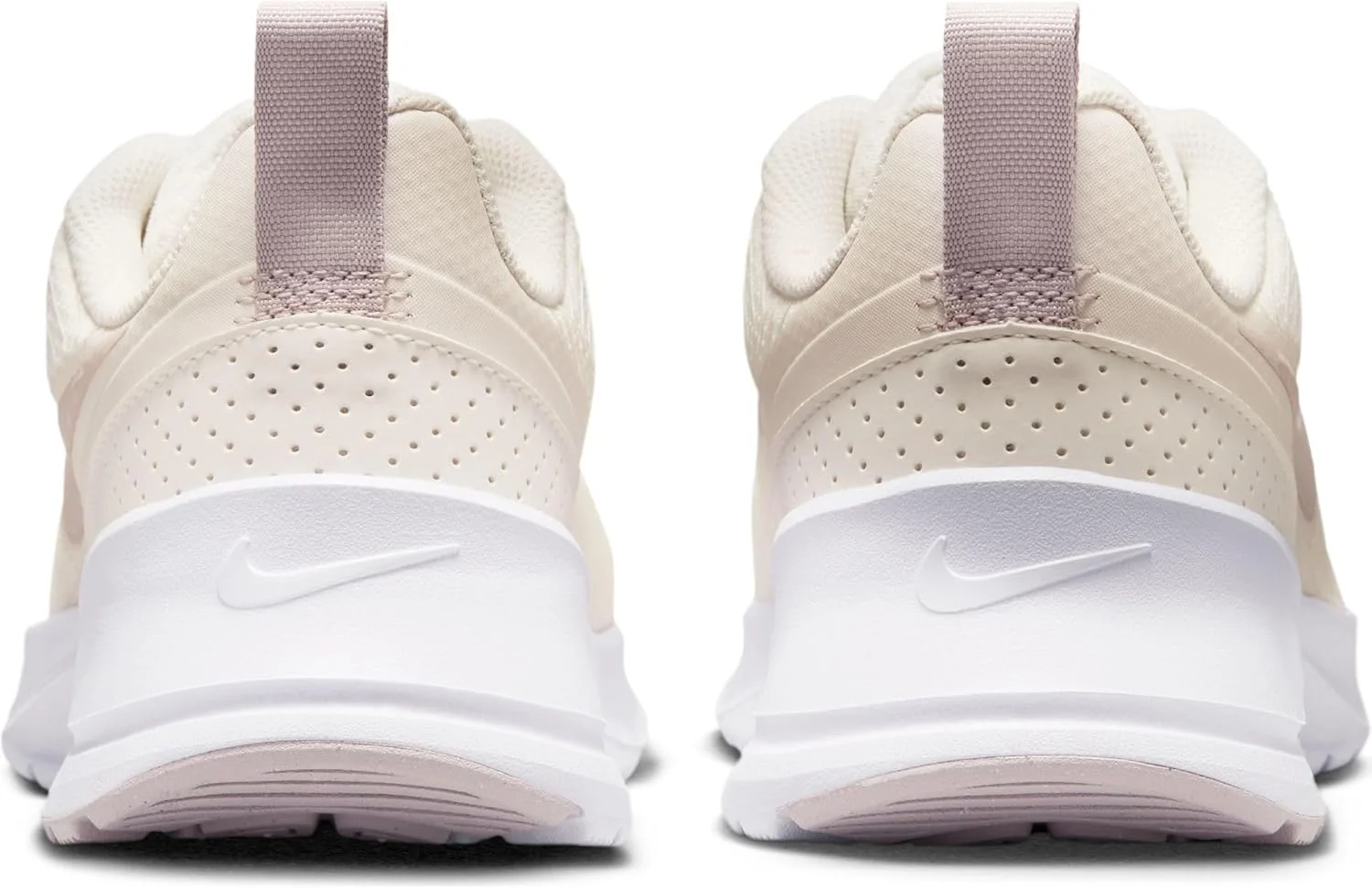 کفش زنانه بند دار نایک ایر مکس نواکسیس کفش زنانه بند دار نایک ایر مکس نواکسیس