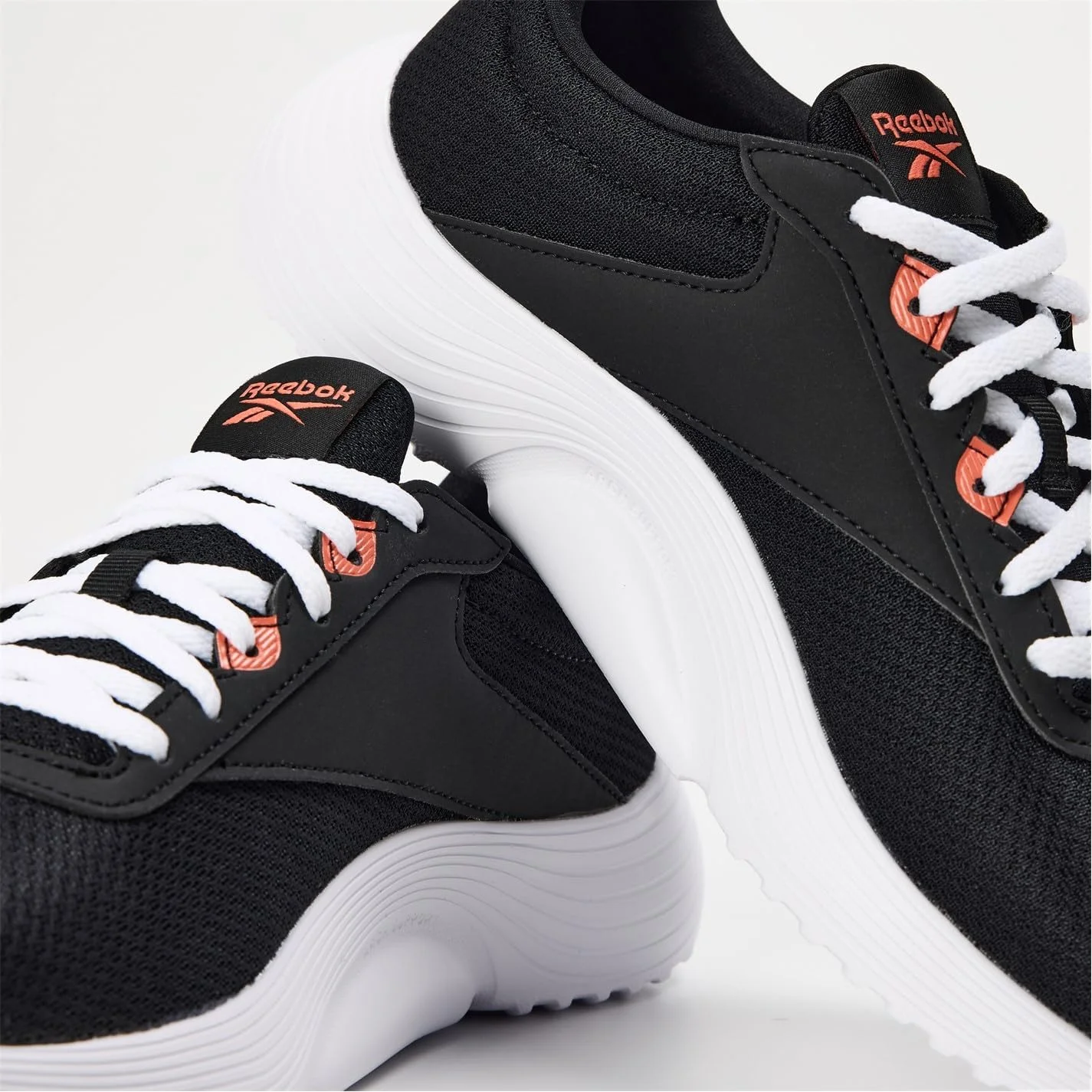 کفش ورزشی زنانه ریباک لایت 4