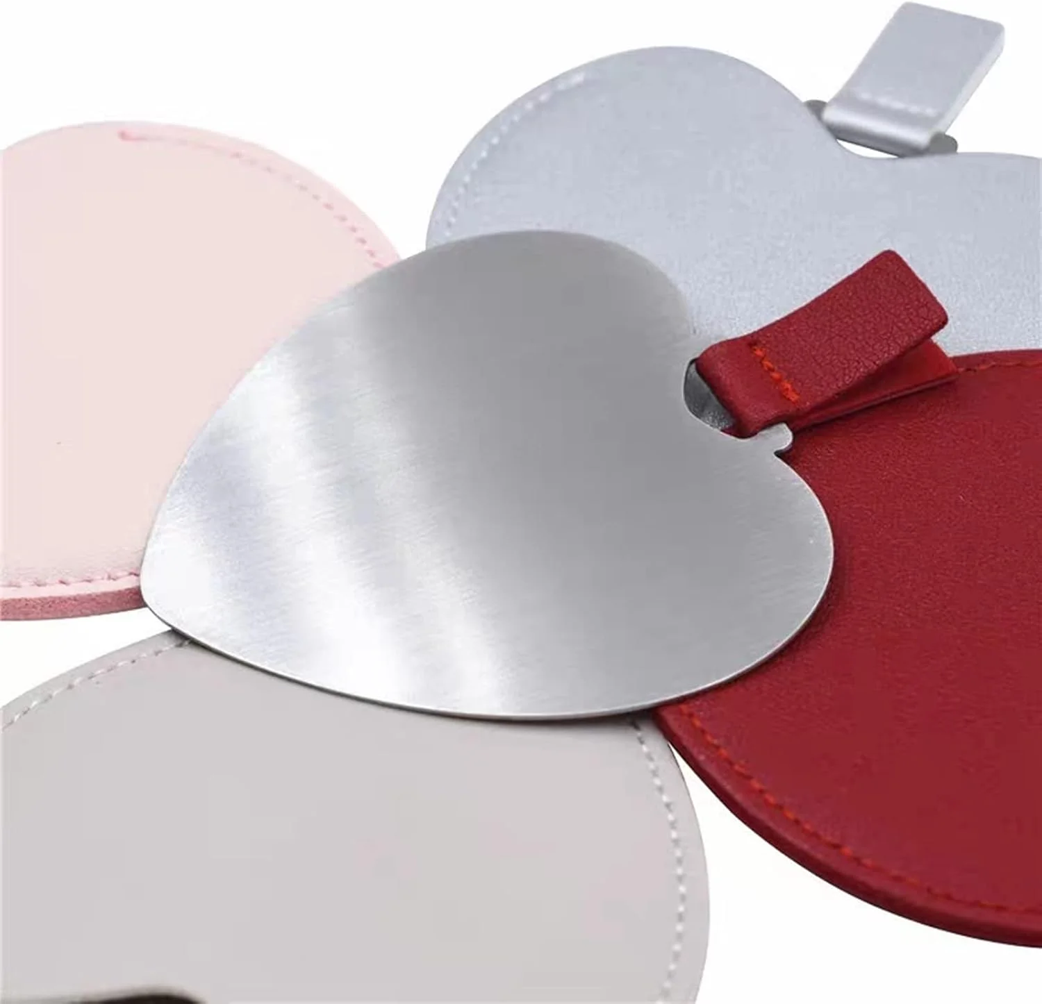 آینه جیبی کوچک استیل INCAUCA، 2 عددی، با روکش چرمی PU، آینه آرایشی مسافرتی کوچک و جمع و جور طرح قلب، آینه نشکن قابل حمل برای دختران و زنان (بژ)