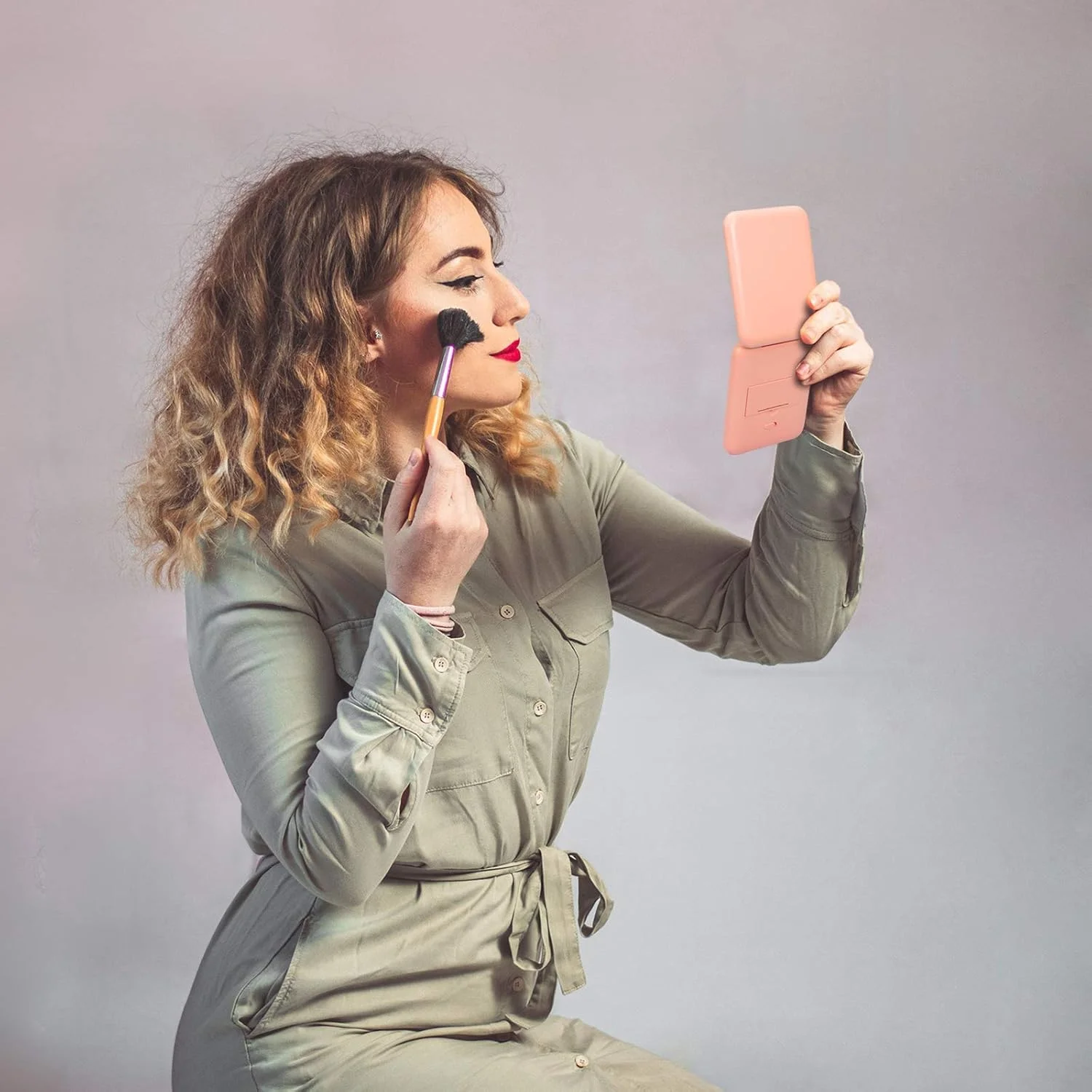 آینه جیبی HBSTUDIO، آینه آرایشی مسافرتی LED جمع و جور با بزرگنمایی 1X/2X، آینه جمع و جور با نور، آینه کیف دستی، دو طرفه، قابل حمل، تاشو، دستی، آینه کوچک روشن برای هدیه (صورتی)