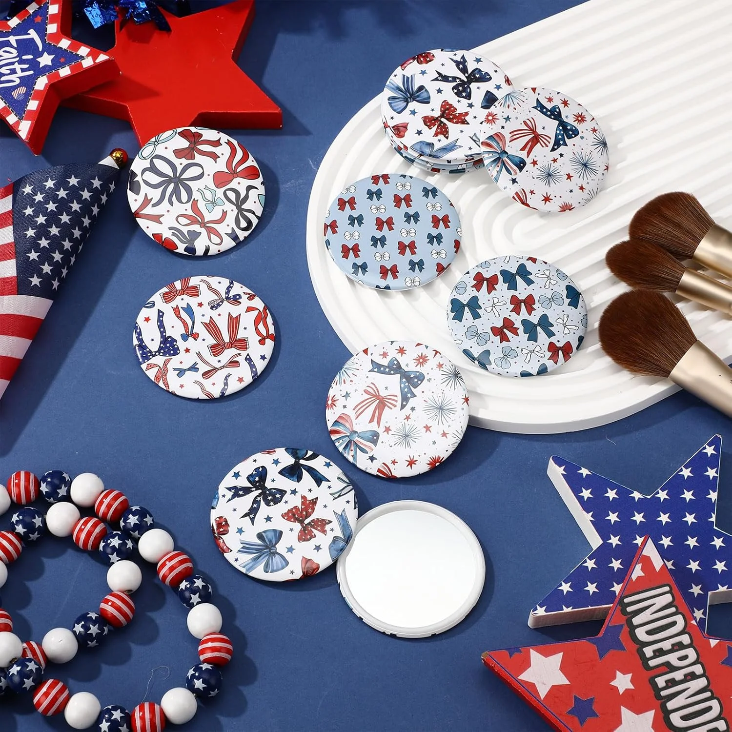 آینه جیبی سین وُیس طرح پاپیون قرمز، سفید و آبی، بسته 48 عددی، مناسب مهمانی های چهارم جولای آمریکا، آینه آرایشی مسافرتی قابل حمل