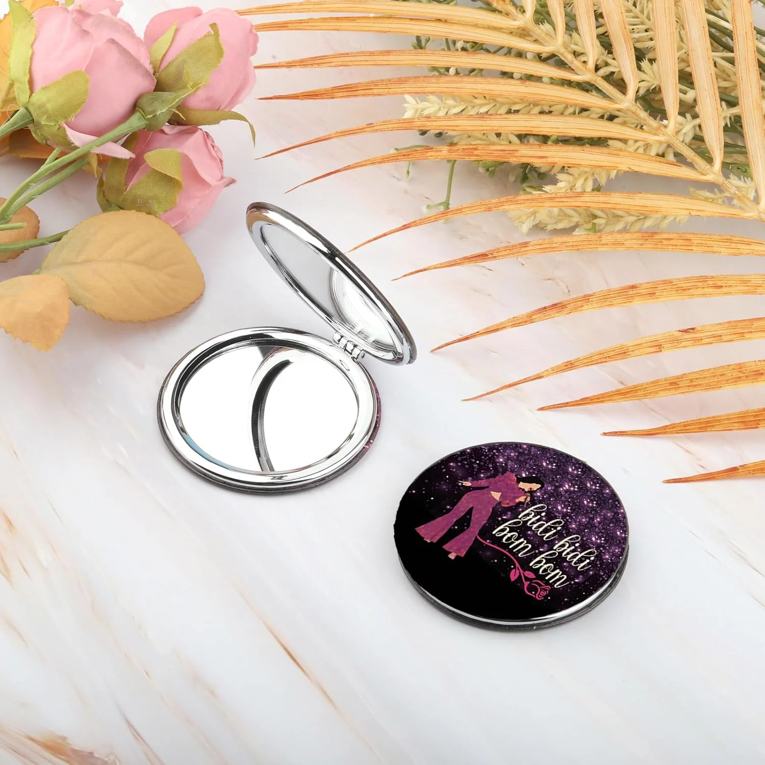 آینه جیبی جمع و جور BLEOUK Singer Selen با طرح Bidi Bidi Bom Bom، هدیه ای با اشعار خواننده لاتین برای طرفداران (آینه Bidi Bom)