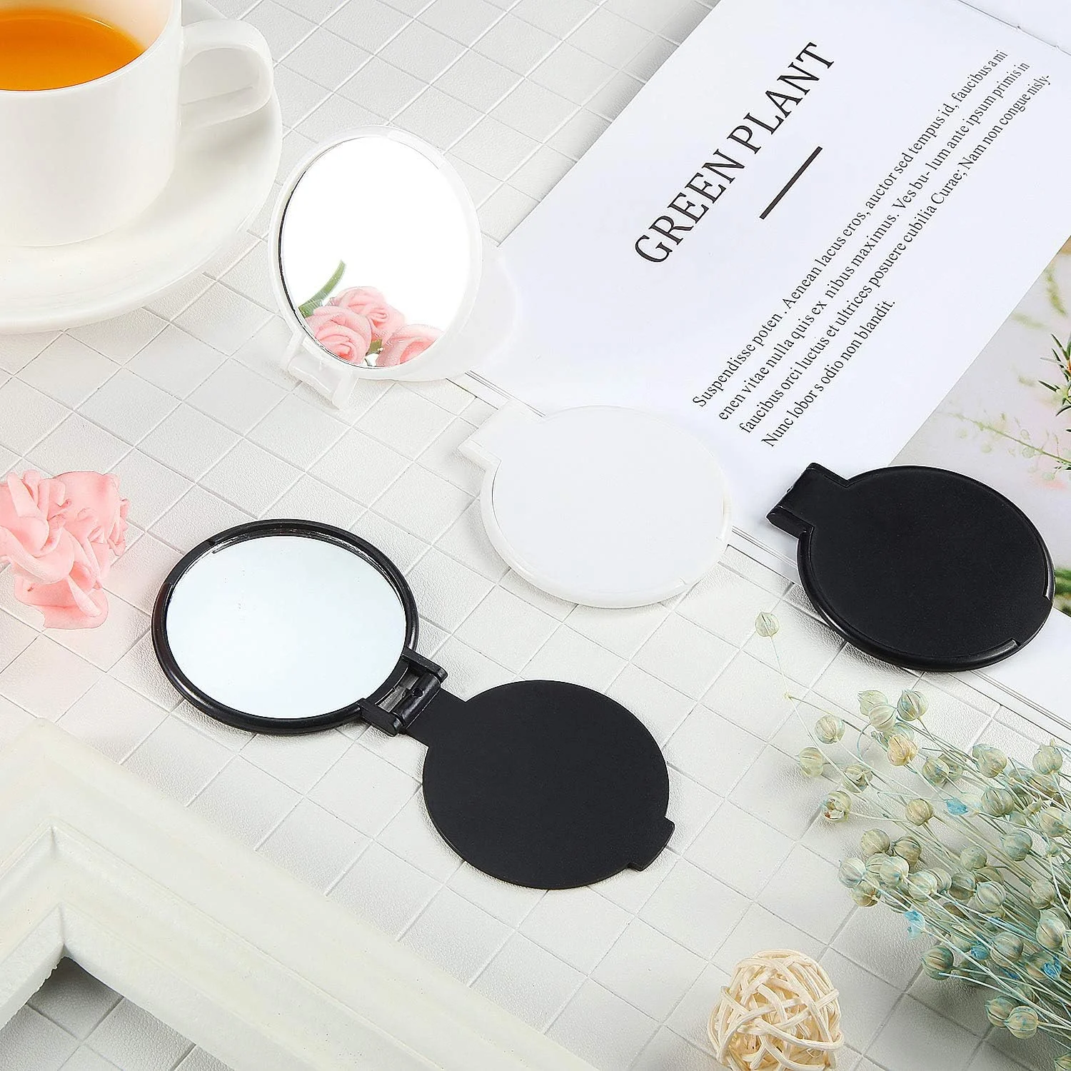 آینه جیبی تاشو کوچک Blulu، 24 عدد، آینه آرایشی گرد قابل حمل برای استفاده روزانه زنان و دختران، 2 رنگ (سیاه، سفید)