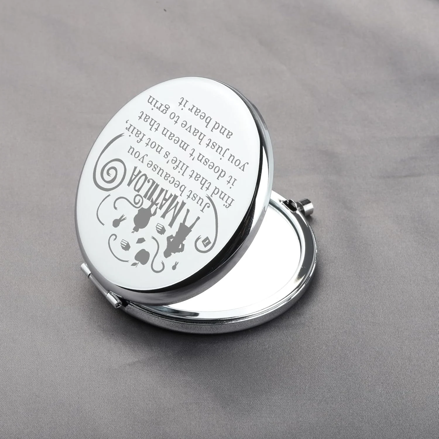 آینه جیبی BAUNA Matilda The Musical، هدیه ای برای طرفداران موزیکال برادوی، هدیه ای برای دوستداران تئاتر ماتیلدا (فقط به خاطر CMS)