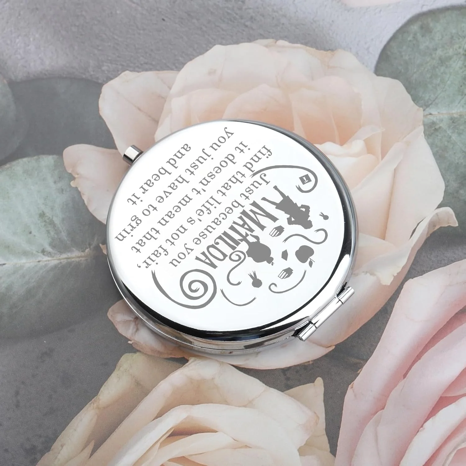 آینه جیبی BAUNA Matilda The Musical، هدیه ای برای طرفداران موزیکال برادوی، هدیه ای برای دوستداران تئاتر ماتیلدا (فقط به خاطر CMS)