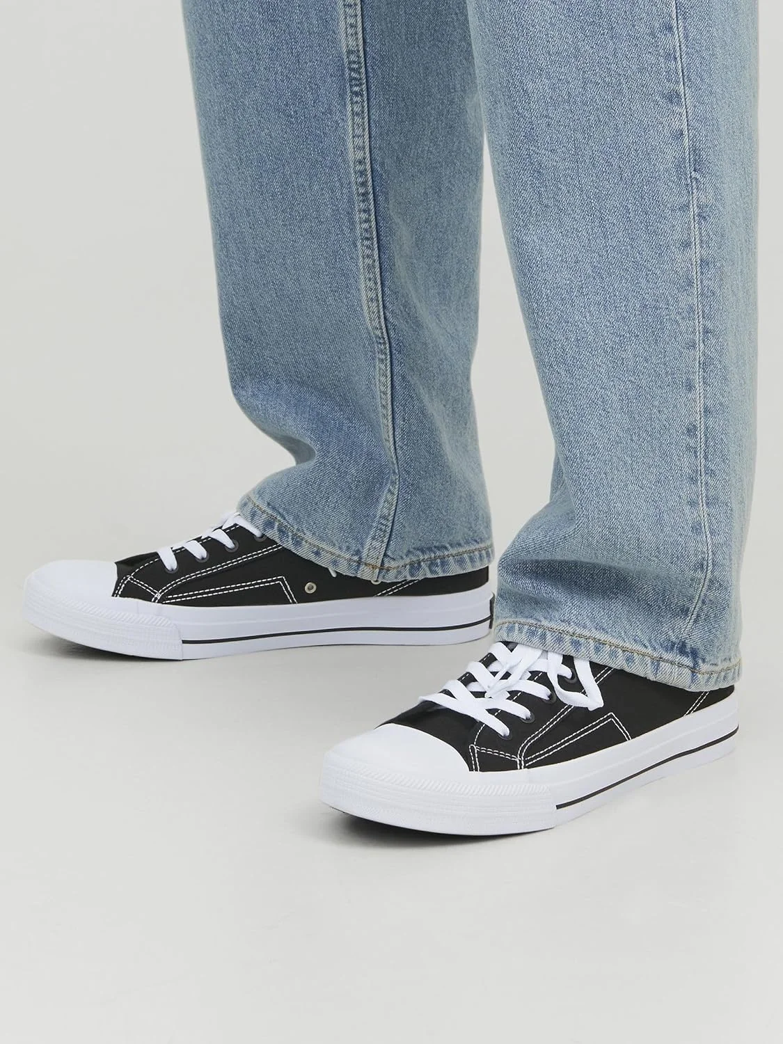 کفش کتانی مردانه جک اند جونز مدل Jfwcorp Canvas Lo Noos، رنگ ذغالی/مشکی، سایز 42 EU