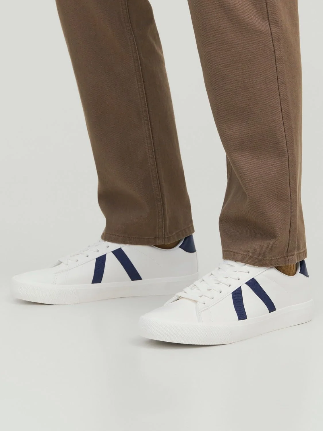 کفش مردانه JACK & JONES مدل JFWFREEMAN PU SN کفش مردانه JACK & JONES مدل JFWFREEMAN PU SN
