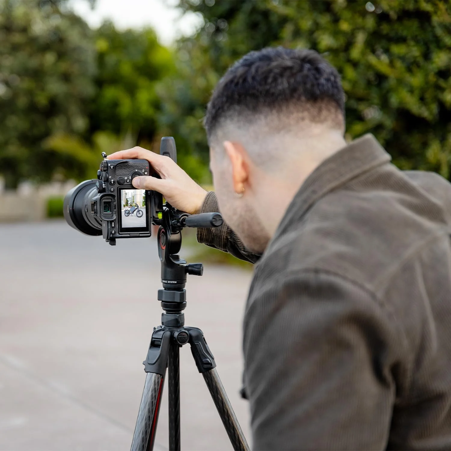 کیت سه پایه مسافرتی حرفه ای Manfrotto Befree GT PRO 3-Way، هد سه طرفه سیال، ستون تراز کننده، کیت عکس/دوربین و فیلمبرداری، فیبر کربن، Arca-type، قفل چرخشی، DSLR، بدون آینه، لوازم جانبی دوربین
