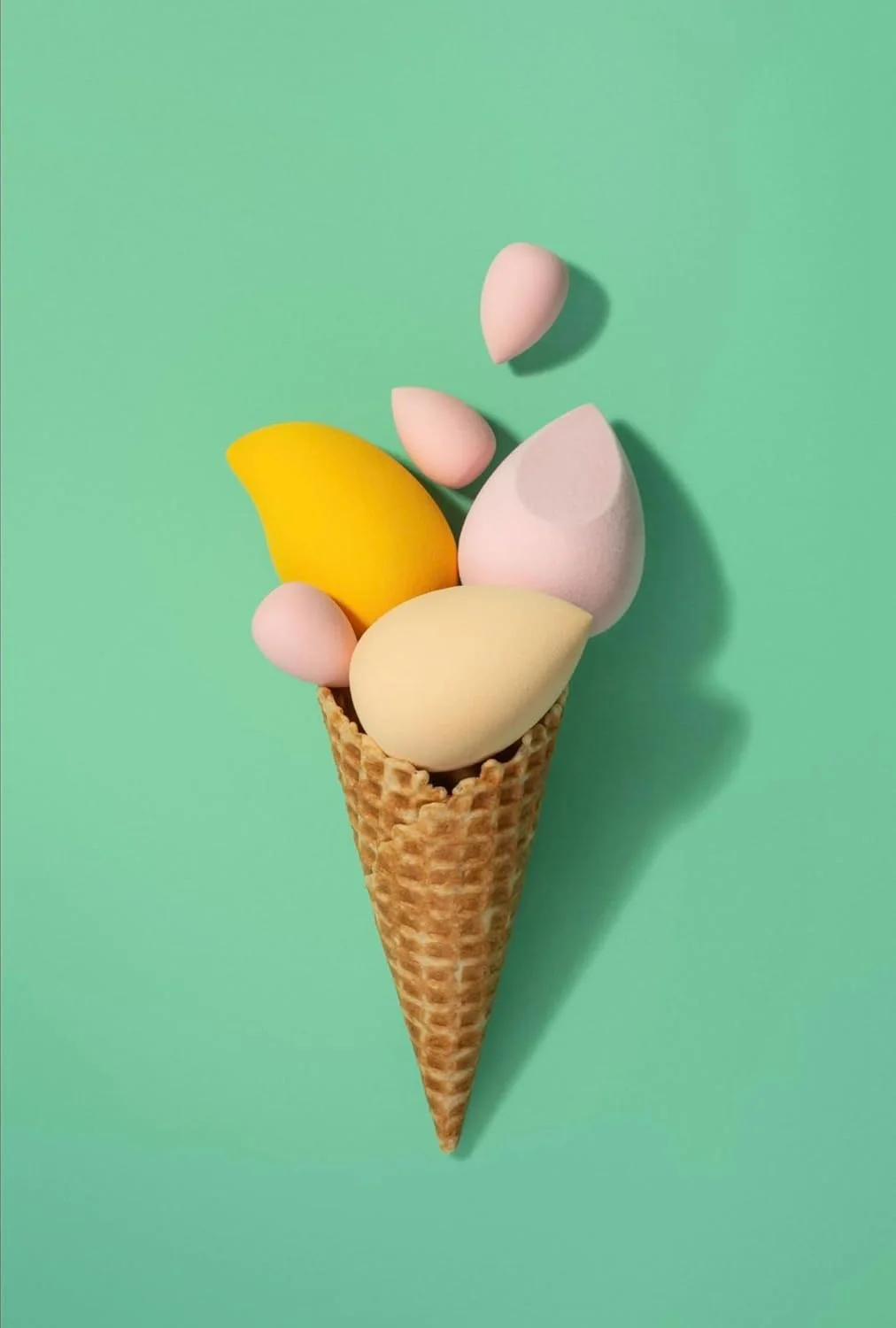 اسفنج آرایشی حرفه ای کدی مدل انبه - نرم، همه کاره و کاربردی برای استفاده بی عیب و نقص - مناسب برای پرایمرها، کرم های BB، کانسیلرها، رژگونه ها و هایلایترها (BBb)