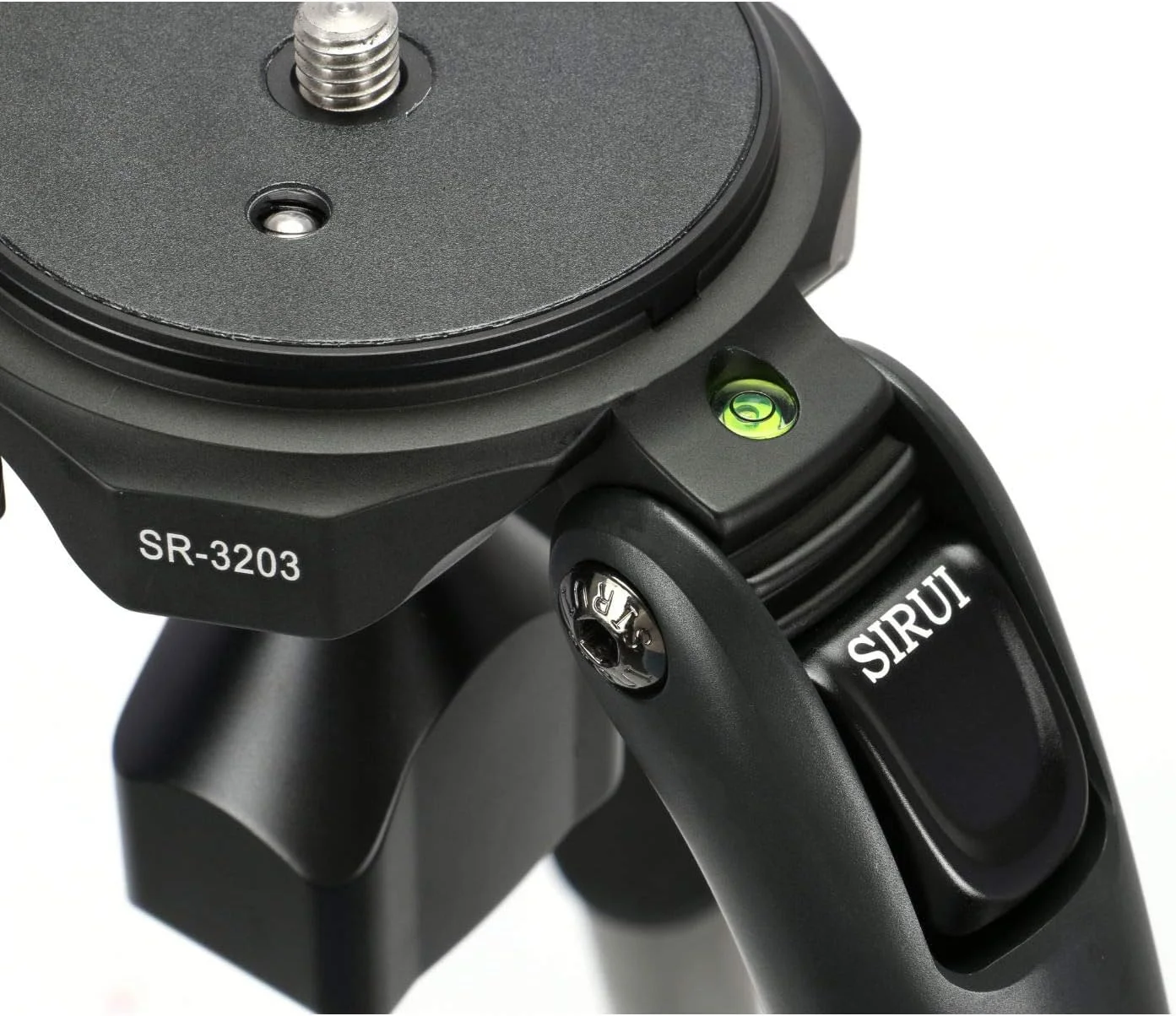 سه پایه استودیویی پرتابل آلومینیومی مشکی SIRUI SR-3004 سه پایه استودیویی پرتابل آلومینیومی مشکی SIRUI SR-3004