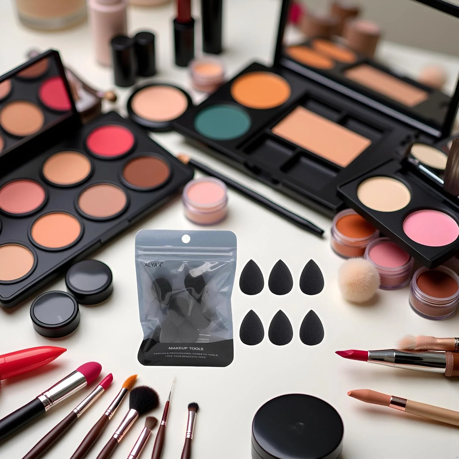 ست 6 عددی اسفنج مینی آرایشی مشکی، ست کوچک اسفنجی برای کرم پودر، پودر، کانسیلر، هایلایتر و سایه چشم