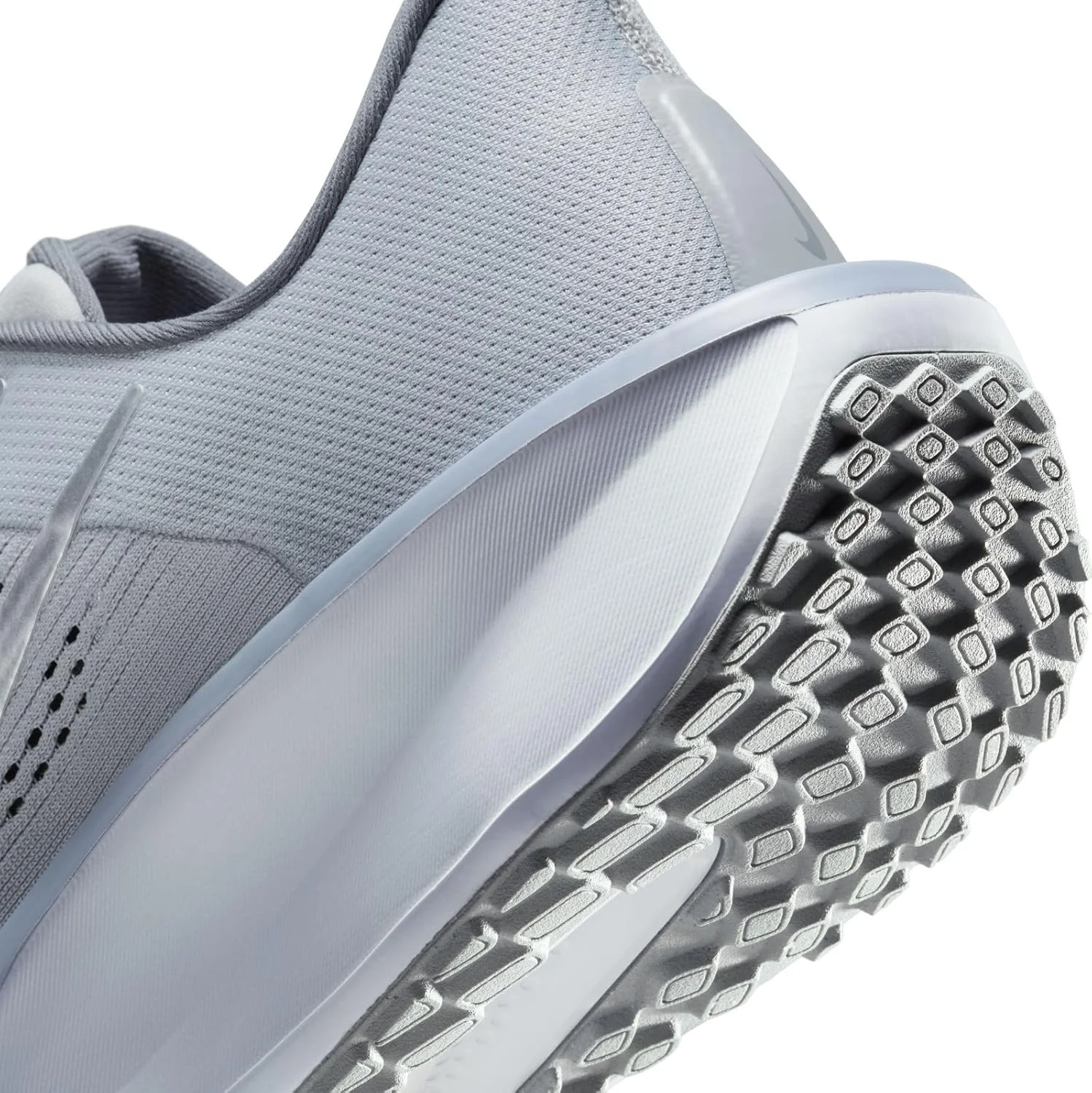 کفش مردانه بنددار نایکی NIKE QUEST 6 کفش مردانه بنددار نایکی NIKE QUEST 6
