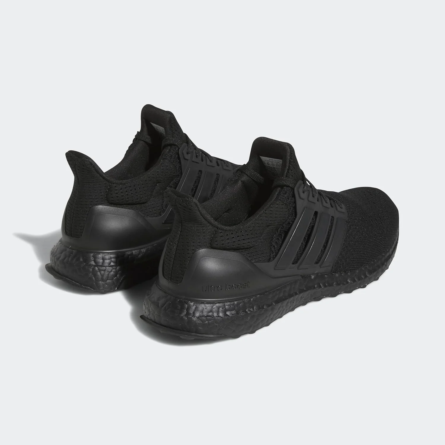 کفش ورزشی مردانه آدیداس Ultraboost 1.0 مدل هسته کفش ورزشی مردانه آدیداس Ultraboost 1.0 مدل هسته