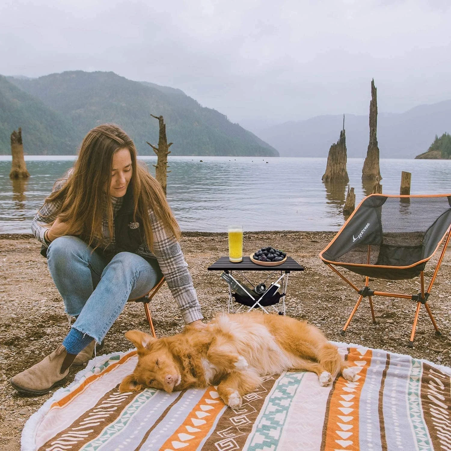 میز کمپینگ قابل حمل، میز کمپ آلومینیومی فوق سبک، قابل حمل، قوی، میز قهوه یا میز جانبی فوق سبک، میز در یک کیف برای پیک نیک، کمپ، ساحل، قایق، مناسب برای غذاخوری و آشپزی، تمیز کردن آسان میز کمپینگ قابل حمل، میز کمپ آلومینیومی فوق سبک، قابل حمل، قوی، میز قهوه یا میز جانبی فوق سبک، میز در یک کیف برای پیک نیک، کمپ، ساحل، قایق، مناسب برای غذاخوری و آشپزی، تمیز کردن آسان