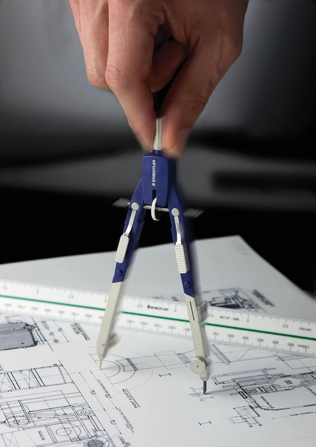 پرگار سریع تنظیم STAEDTLER 552 01 Mars Comfort به همراه دکمه فشاری، آداپتور یونیورسال و جعبه نوک (قطر 350 میلی متر) پرگار سریع تنظیم STAEDTLER 552 01 Mars Comfort به همراه دکمه فشاری، آداپتور یونیورسال و جعبه نوک (قطر 350 میلی متر)