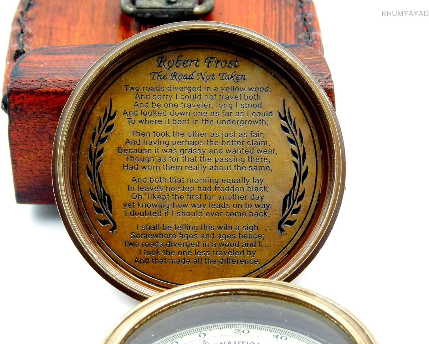 قطب نمای جیبی برنجی KHUMYAYAD، برنج عتیقه، دست ساز، قطب نمای کاملاً کاربردی با جعبه چرمی قطب نمای جیبی برنجی KHUMYAYAD، برنج عتیقه، دست ساز، قطب نمای کاملاً کاربردی با جعبه چرمی
