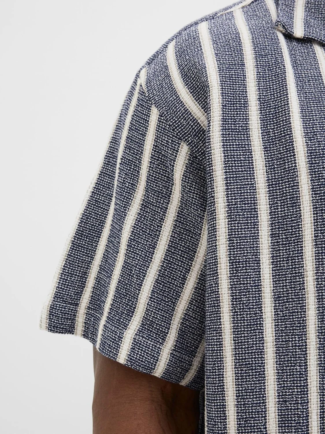 پیراهن مردانه جک اند جونز مدل Jorcoba Stripe Resort Shirt Ss Sn Pls Jorcoba Stripe Resort Shirt Ss Sn Pls (تک عددی) پیراهن مردانه جک اند جونز مدل Jorcoba Stripe Resort Shirt Ss Sn Pls Jorcoba Stripe Resort Shirt Ss Sn Pls (تک عددی)