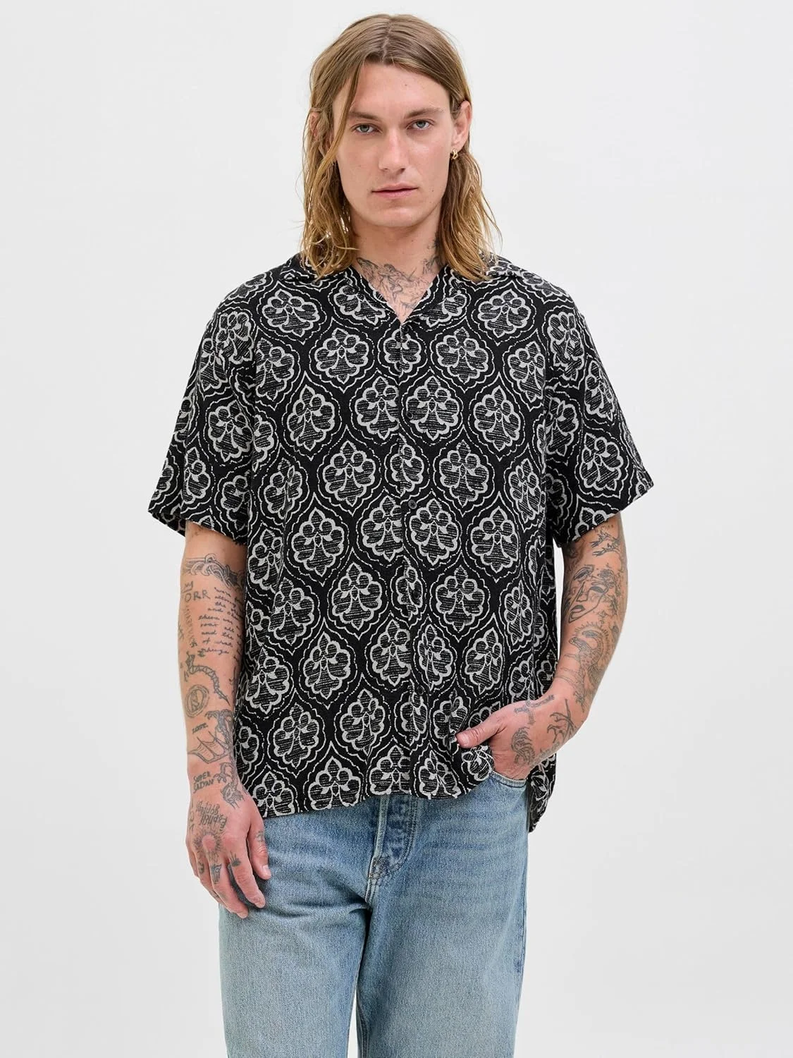 پیراهن مردانه جک اند جونز مدل Jorhydra Noto Shirt Ss (تک عددی) پیراهن مردانه جک اند جونز مدل Jorhydra Noto Shirt Ss (تک عددی)